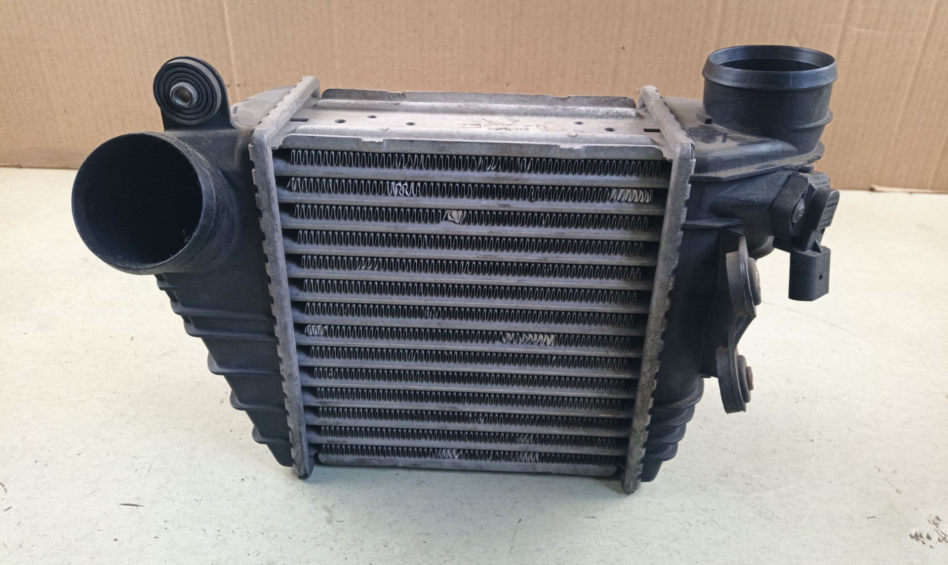 INTERCOOLER Volkswagen Golf IV Berlina (1J1)