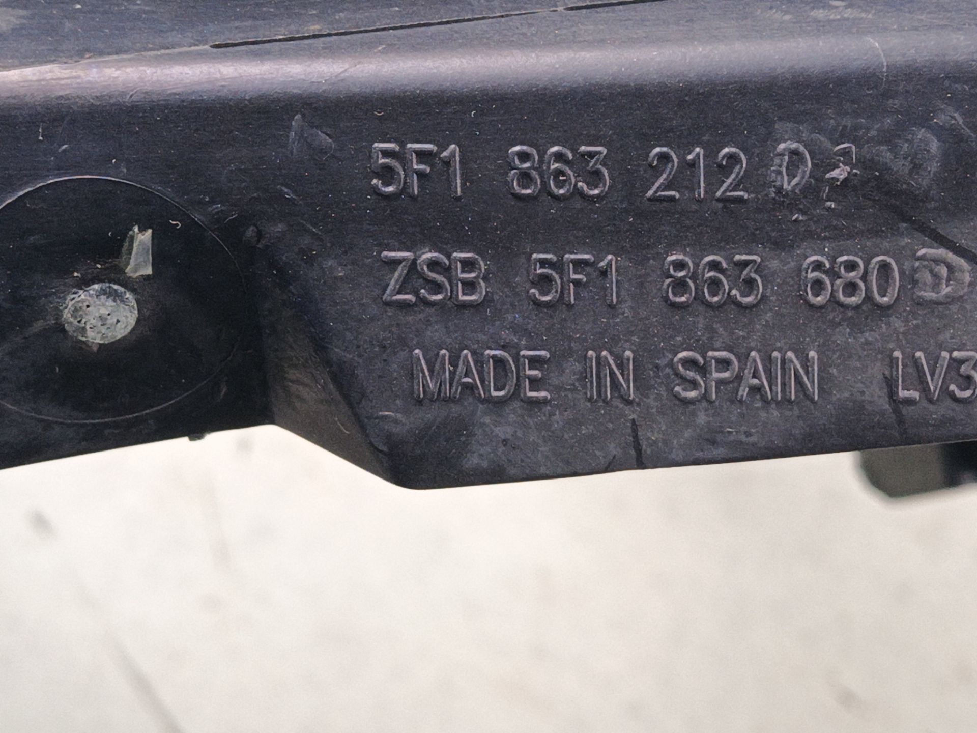 GUANECIDO CONSOLA CENTRAL Seat Leon (5F1)
