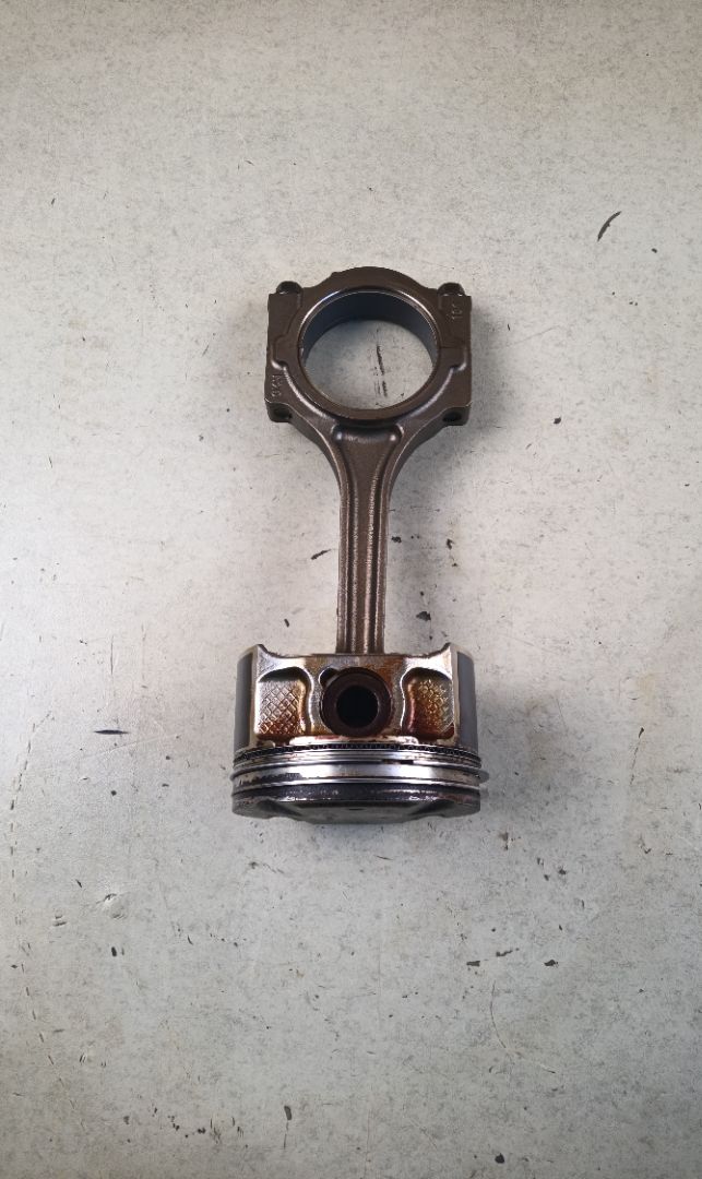 PISTON Opel Insignia Berlina