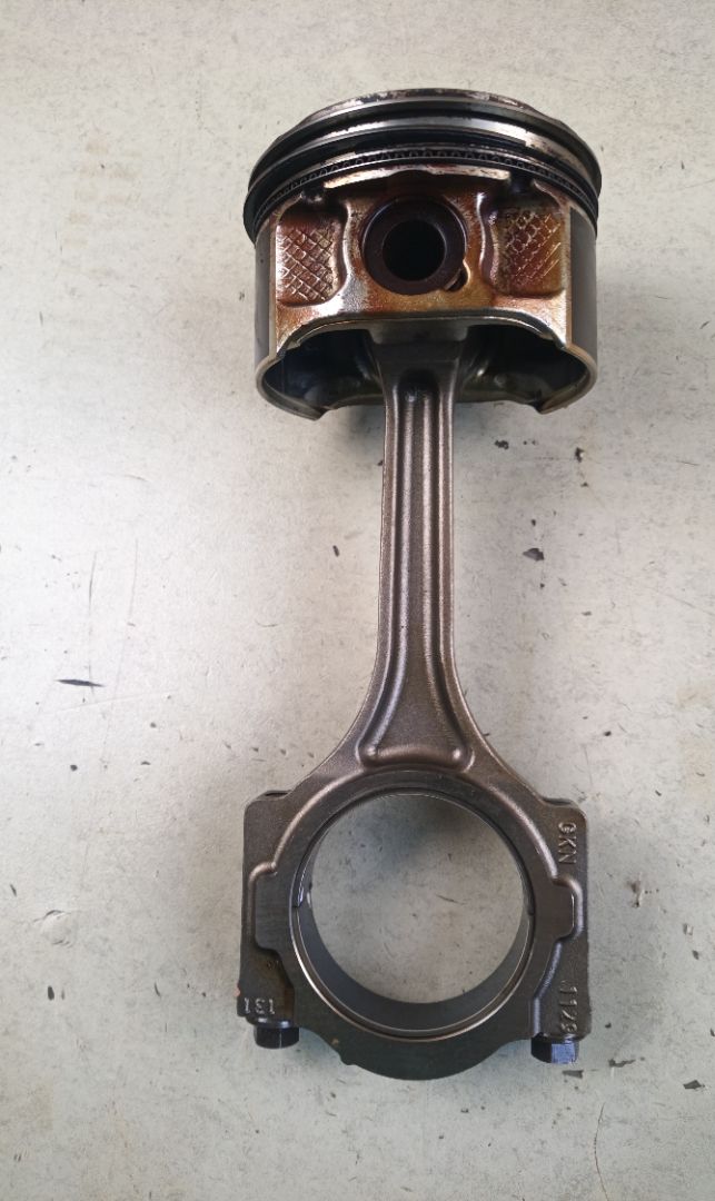 PISTON Opel Insignia Berlina
