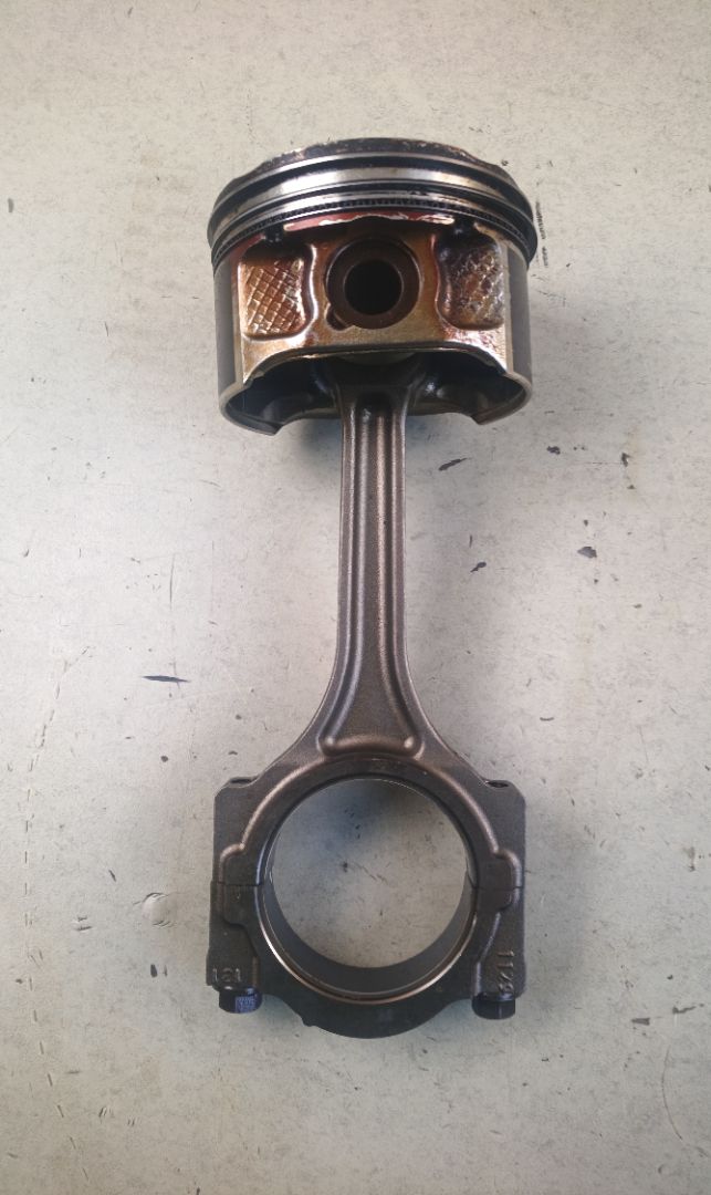 PISTON Opel Insignia Berlina