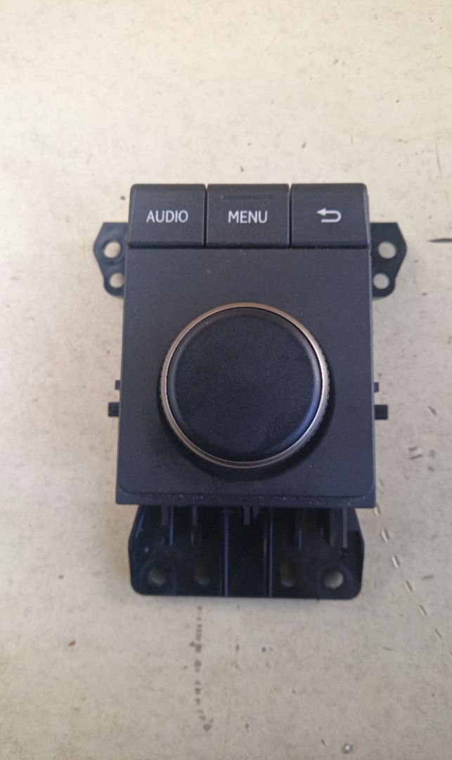 MANDO MULTIFUNCION Lexus NX (AZ10)