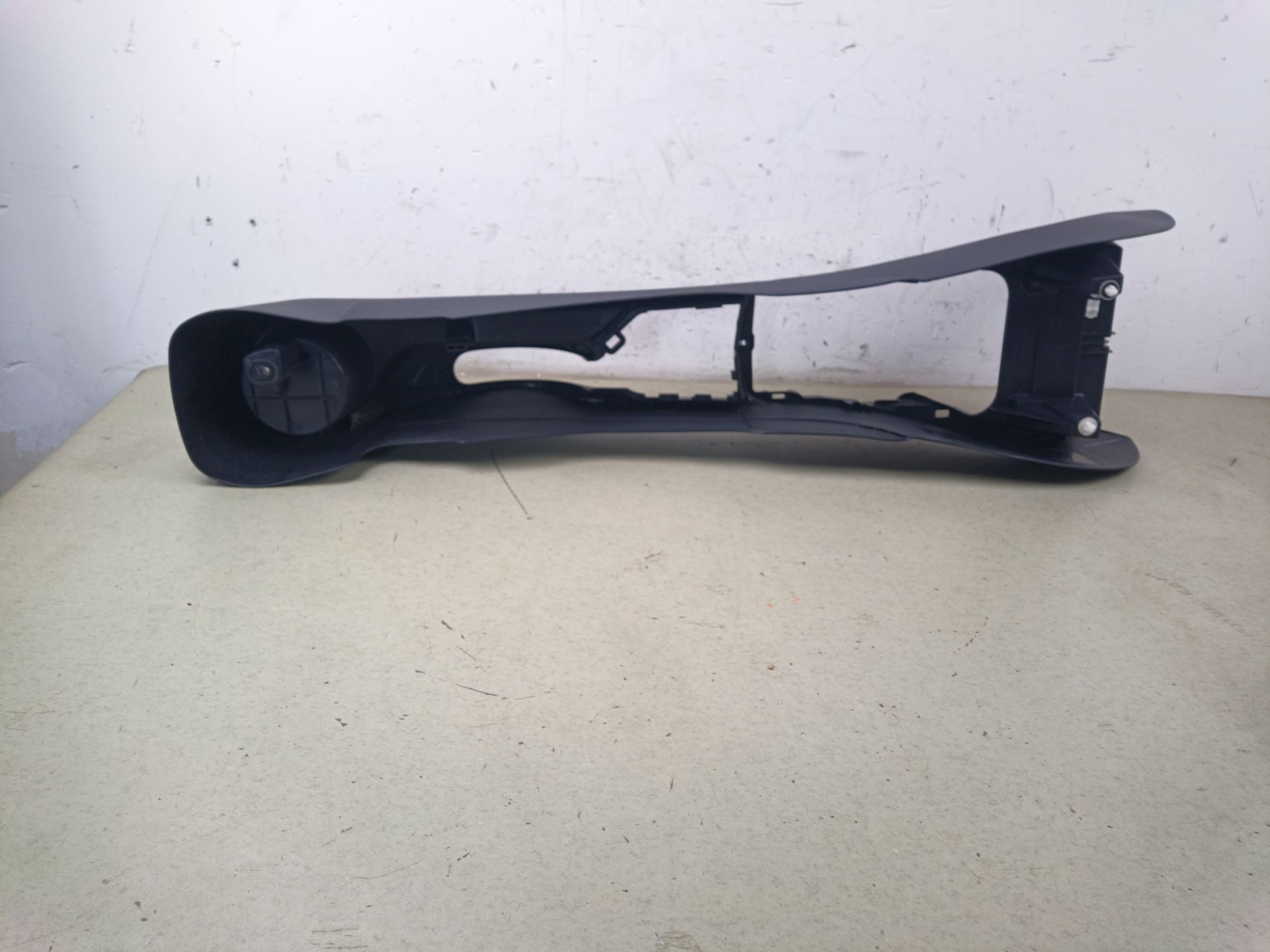 GUANECIDO CONSOLA CENTRAL Toyota Yaris (XP13)