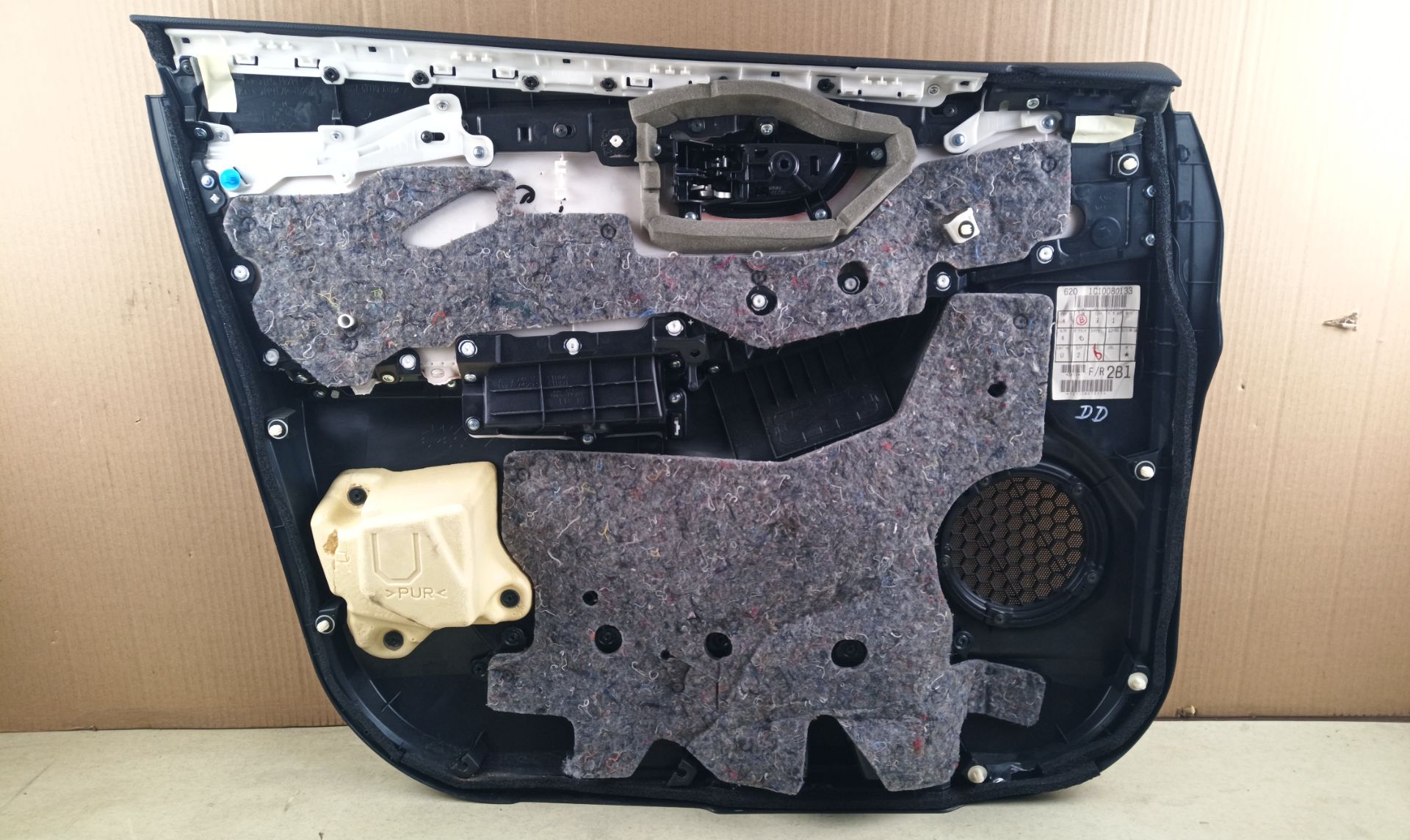 GUARNECIDO PUERTA DELANTERA DERECHA Lexus NX (AZ10)