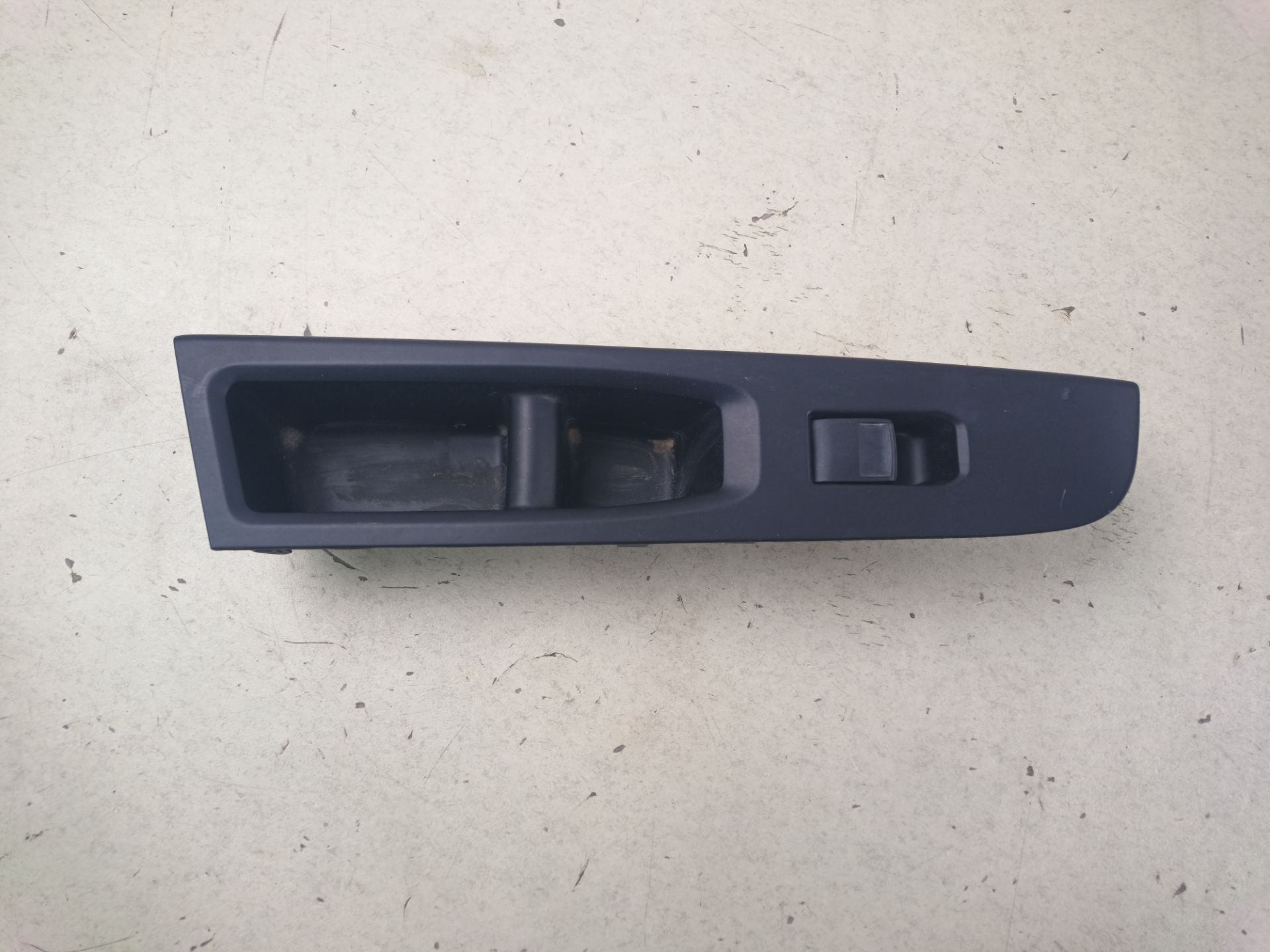 MANDO ELEVALUNAS DELANTERO DERECHO Toyota Yaris (XP13)