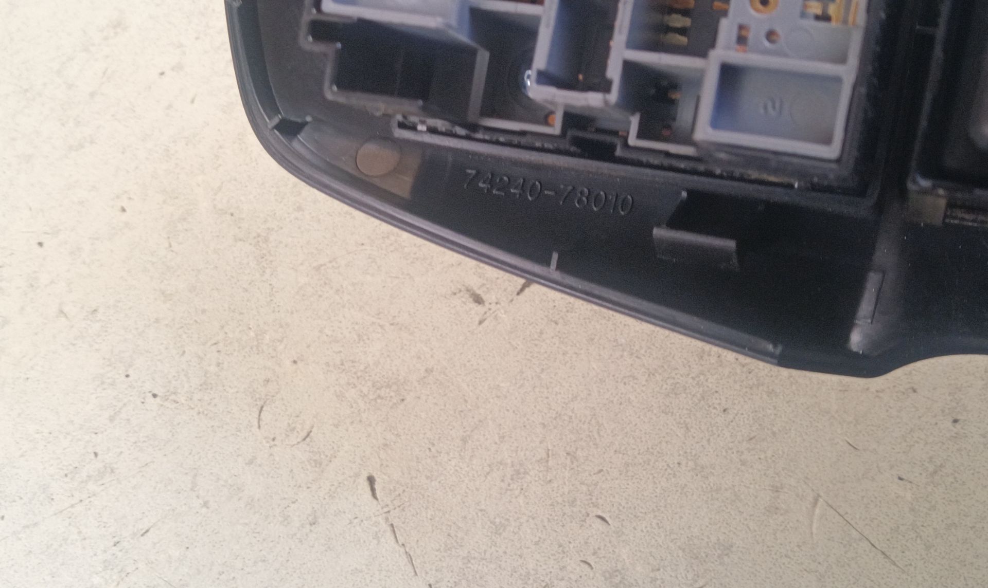 MANDO ELEVALUNAS DELANTERO IZQUIERDO Lexus NX (AZ10)