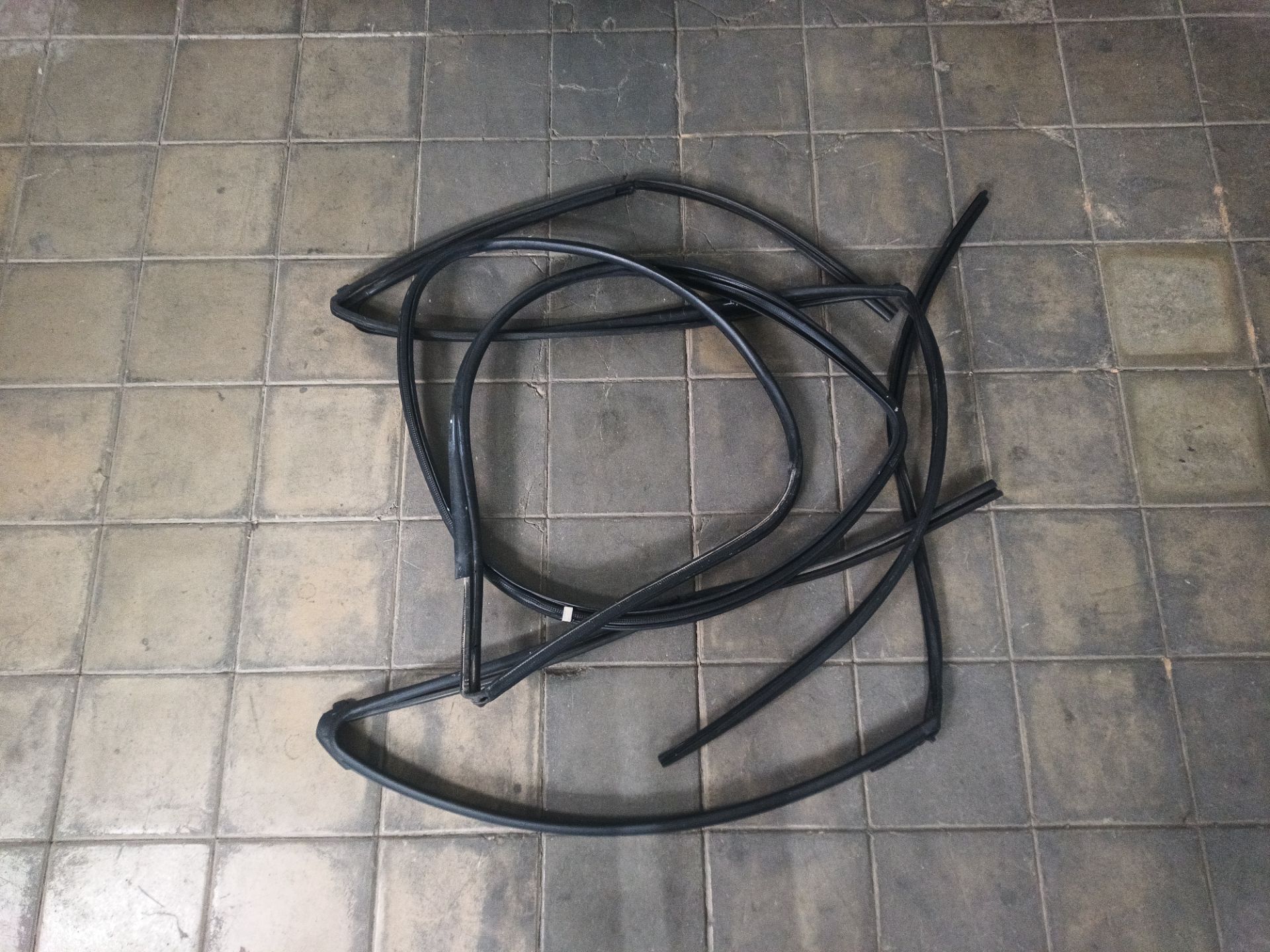 GOMAS CONTORNO PUERTA Toyota Yaris (XP13)