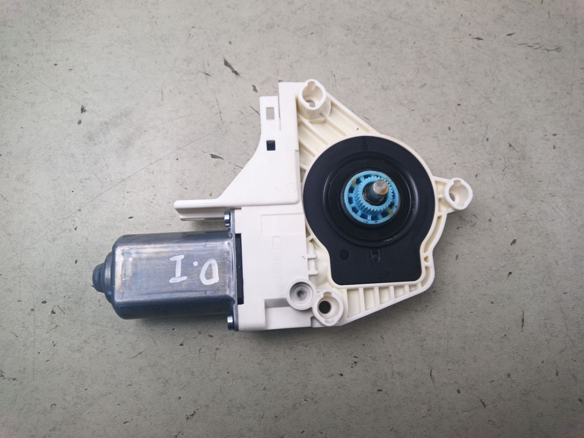 MOTOR ELEVALUNAS DELANTERO IZQUIERDO Audi A6 Avant (4G5)
