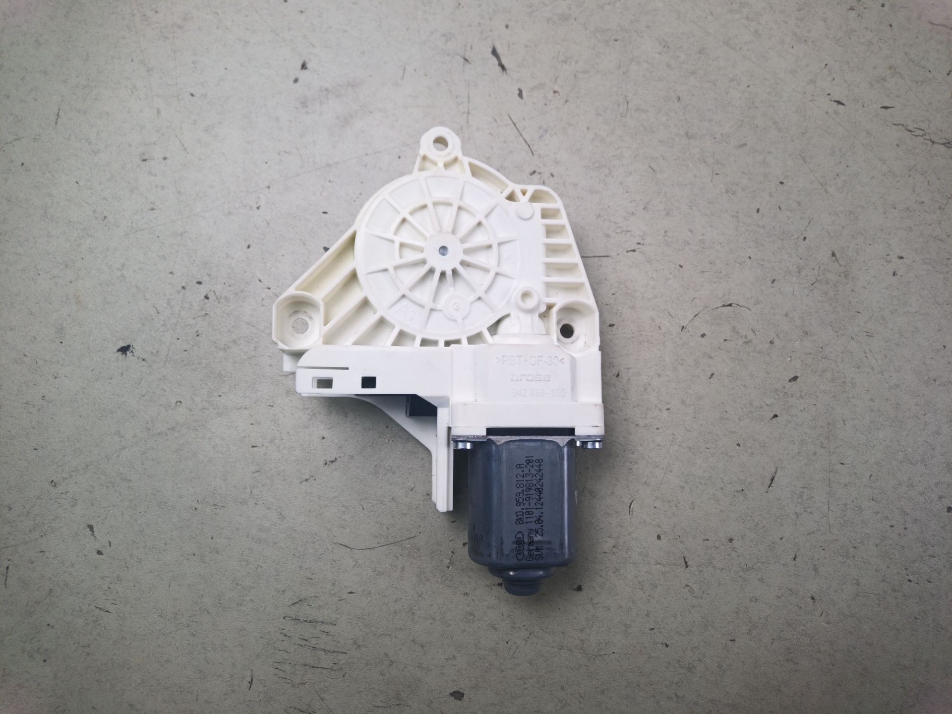 MOTOR ELEVALUNAS TRASERO DERECHO Audi A6 Avant (4G5)