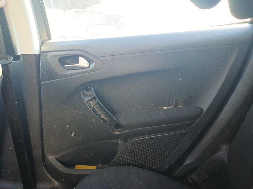 Imagen del vehículo Peugeot 208
