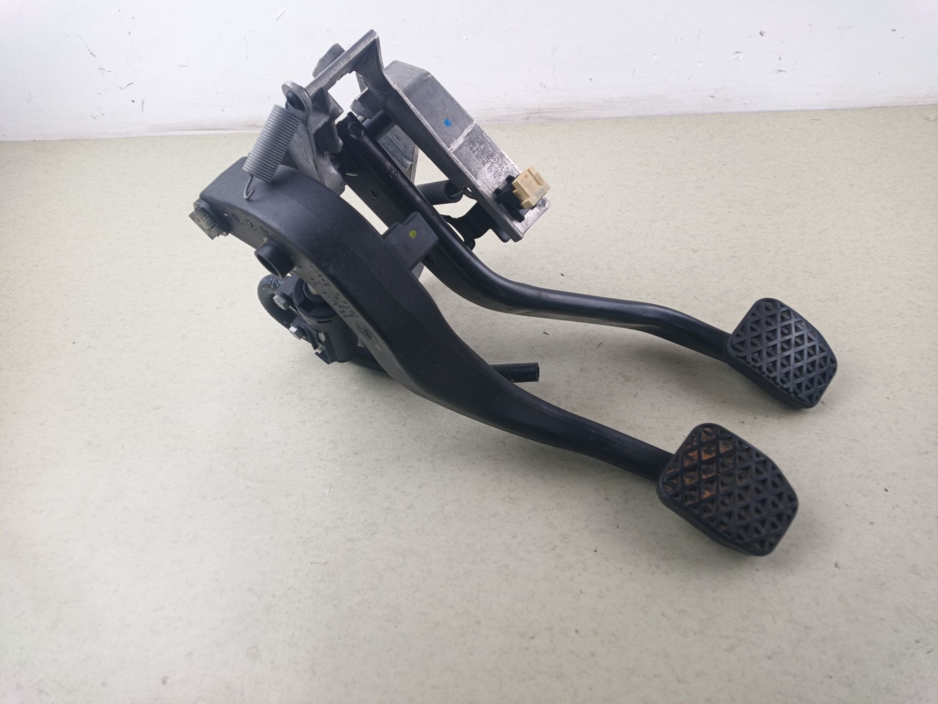 PEDALERA COMPLETA BMW 1 Berlina 3p (F21)