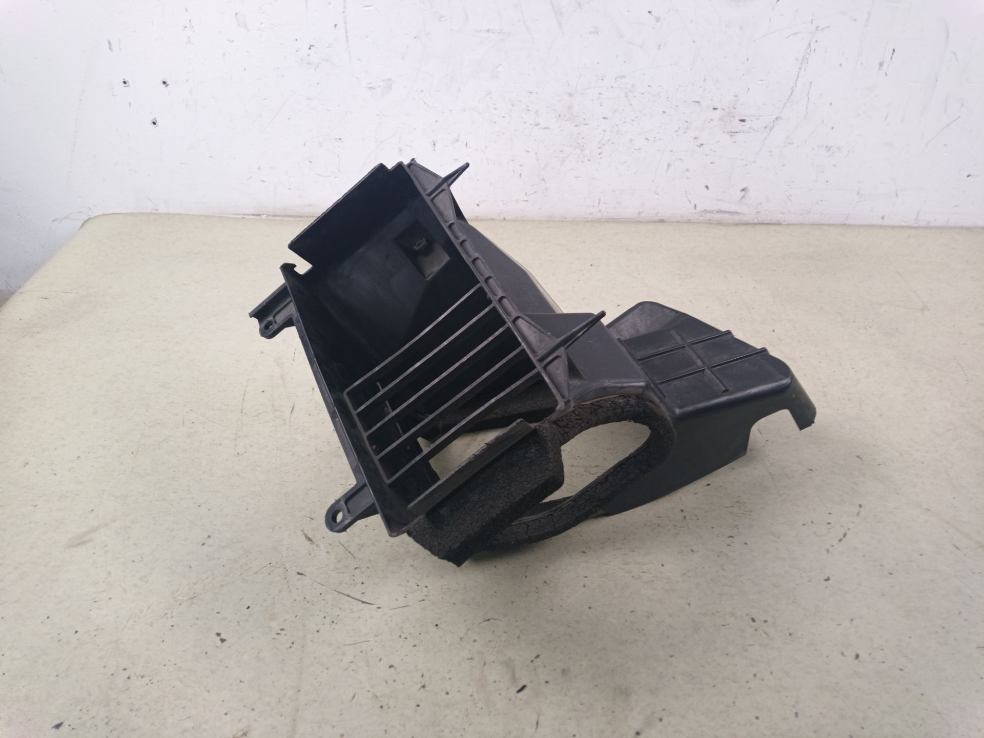 CANALIZADOR DE AIRE Toyota Corolla (E12)