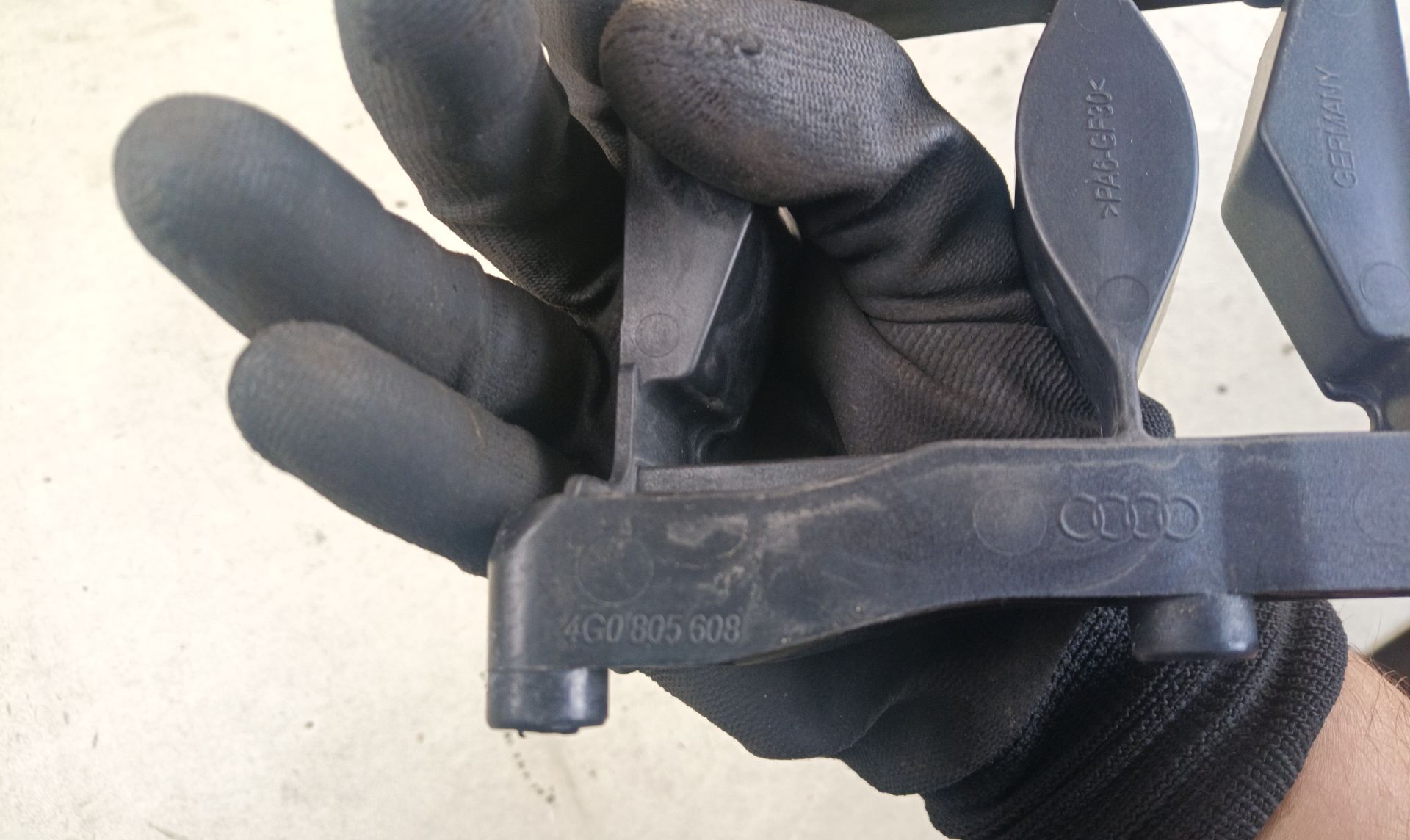 SOPORTE FARO DERECHO Audi A6 Avant (4G5)