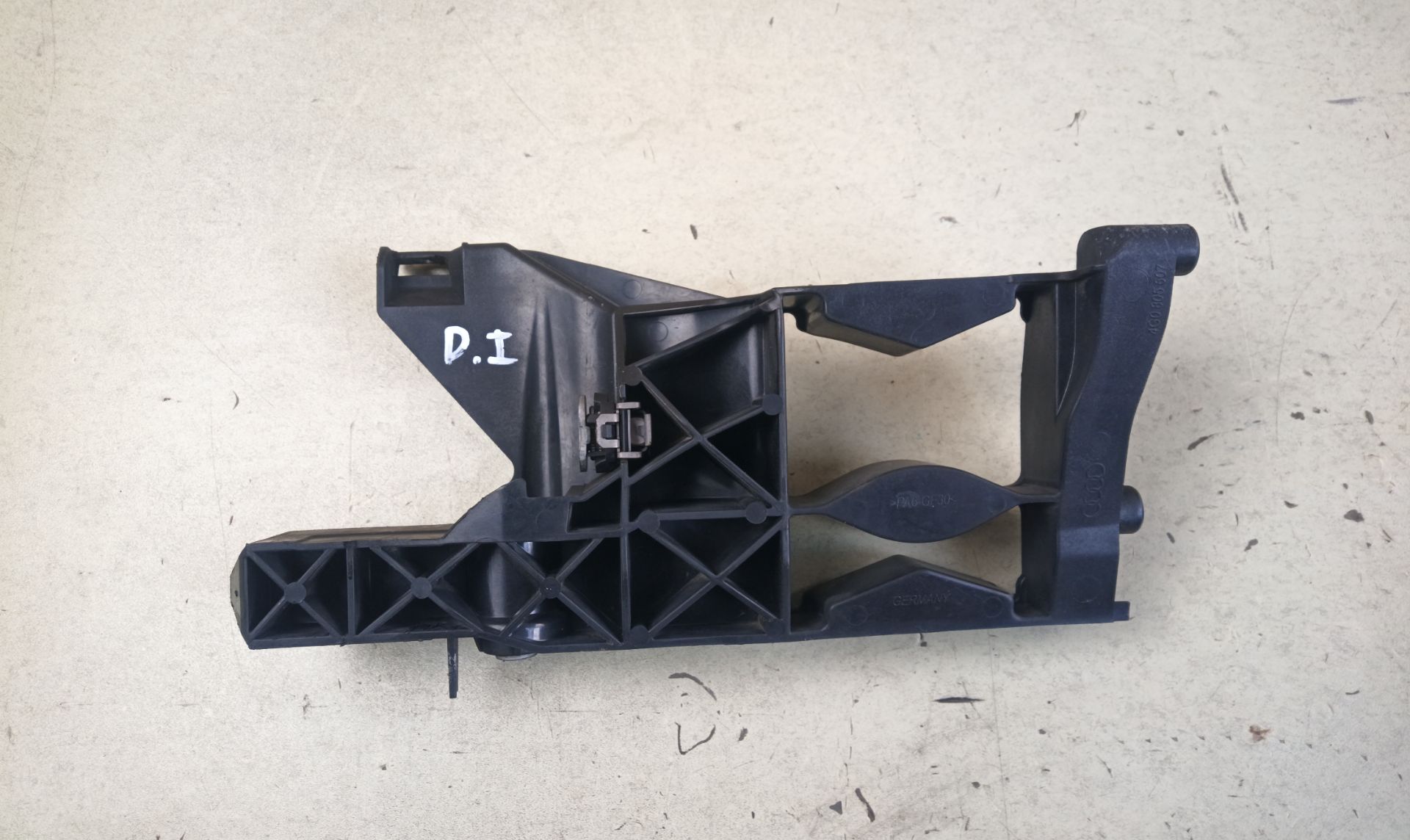 SOPORTE FARO IZQUIERDO Audi A6 Avant (4G5)