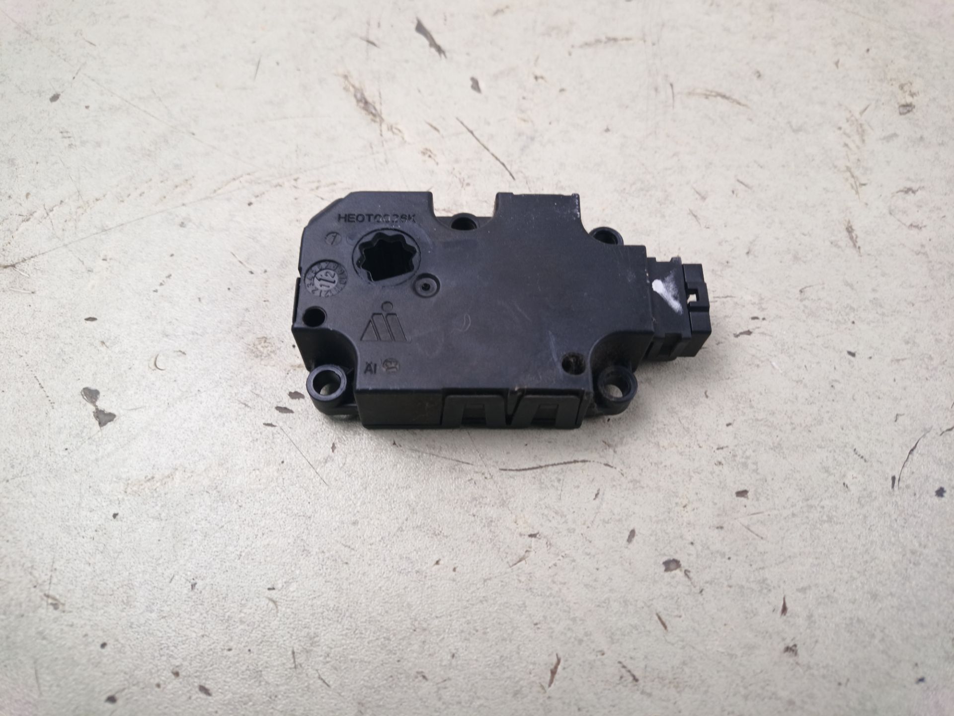 MOTOR APERTURA TRAMPILLA Audi A6 Avant (4G5)
