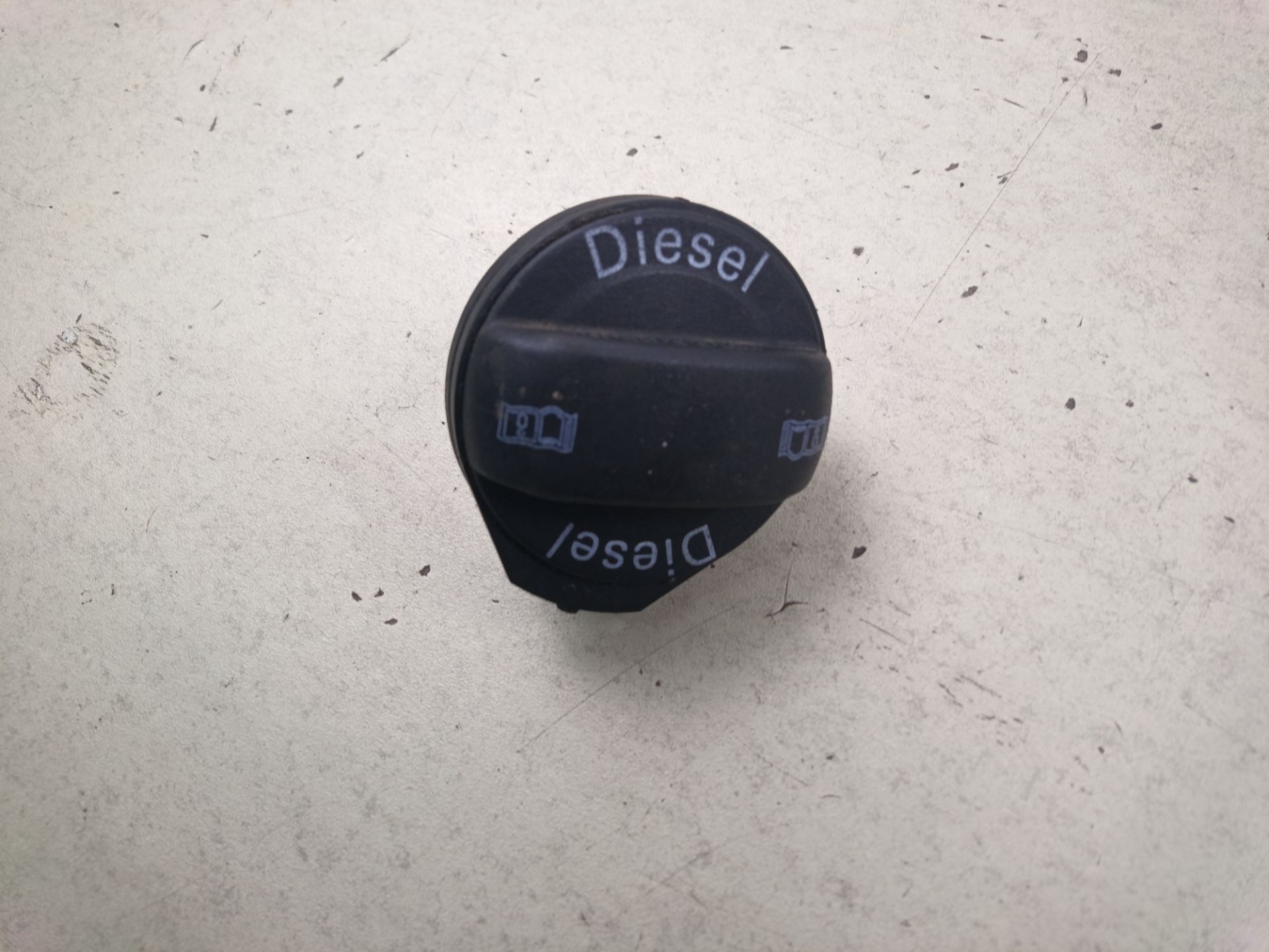 TAPA EXTERIOR COMBUSTIBLE Audi A6 Avant (4G5)
