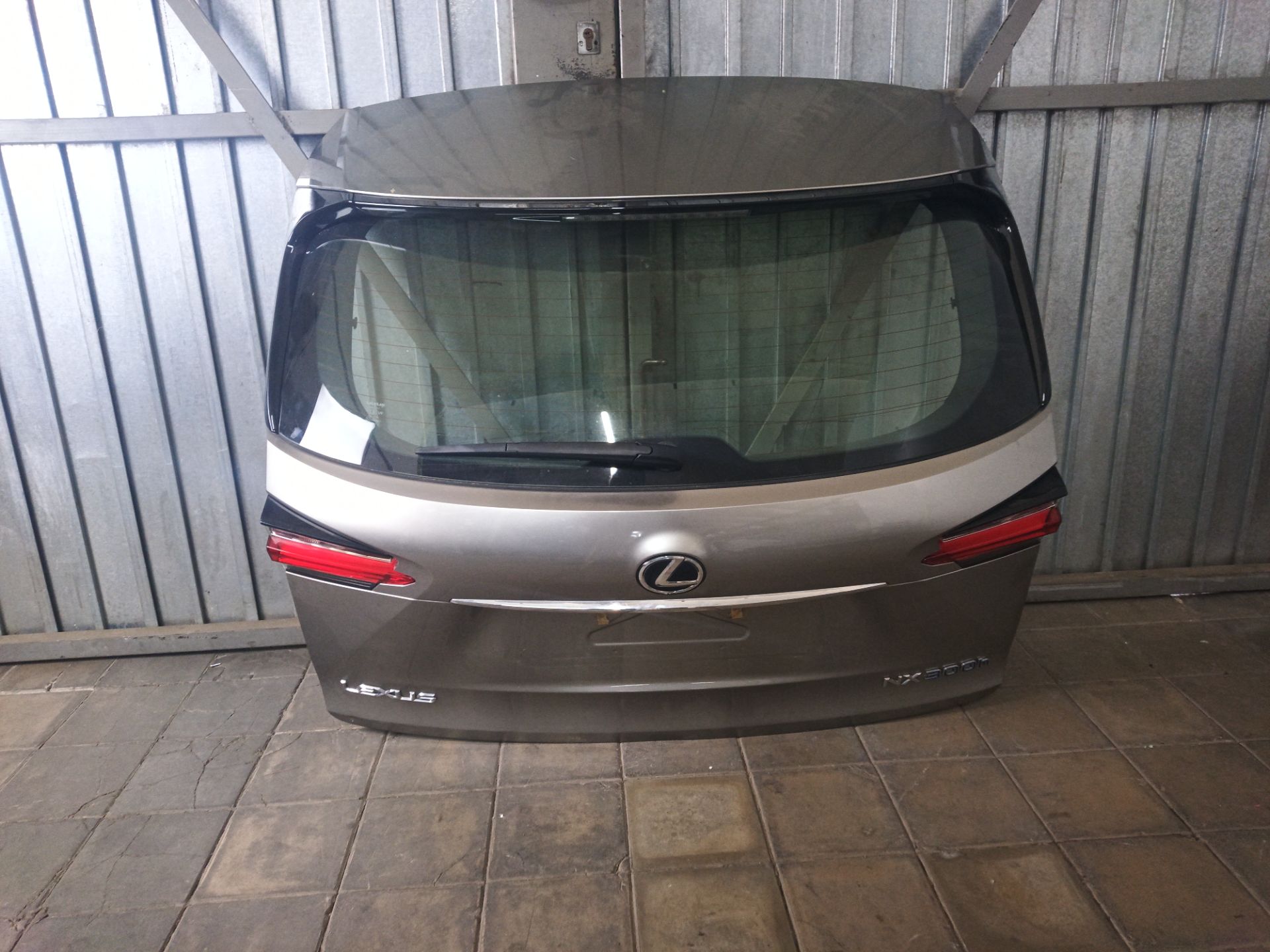 PORTON TRASERO Lexus NX (AZ10)
