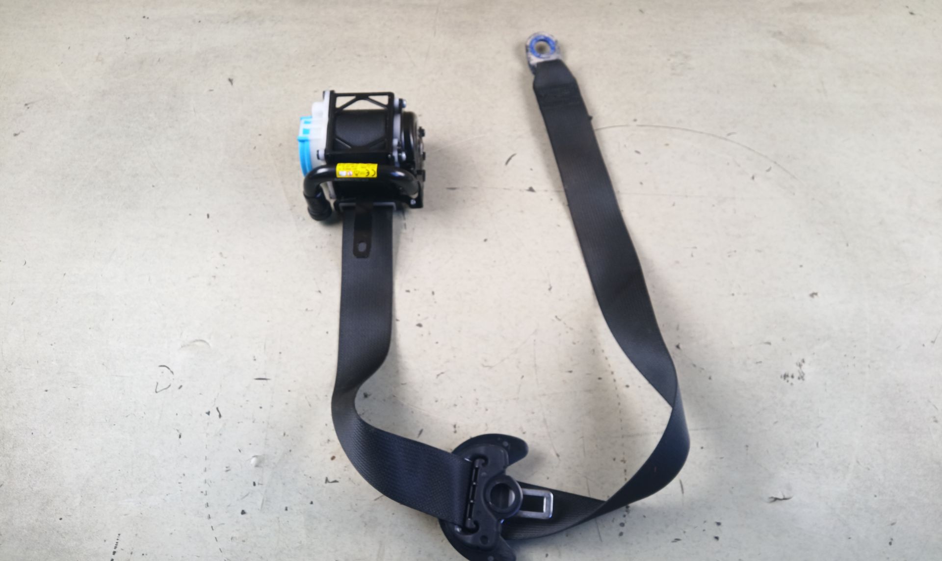 CINTURON SEGURIDAD DELANTERO IZQUIERDO Toyota Yaris (XP13)