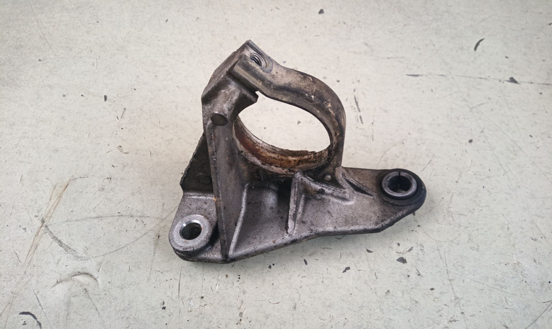 SOPORTE DEL EJE DELANTERO Renault Kangoo I (F/KC0)