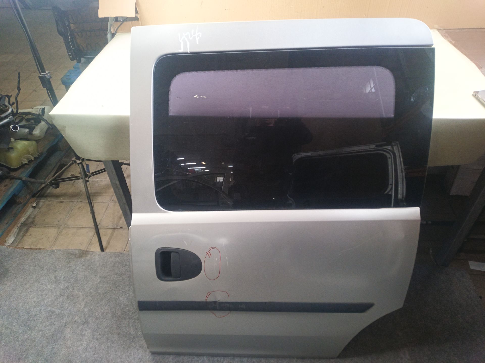PUERTA LATERAL CORREDERA IZQUIERDA Opel Combo (Corsa C)