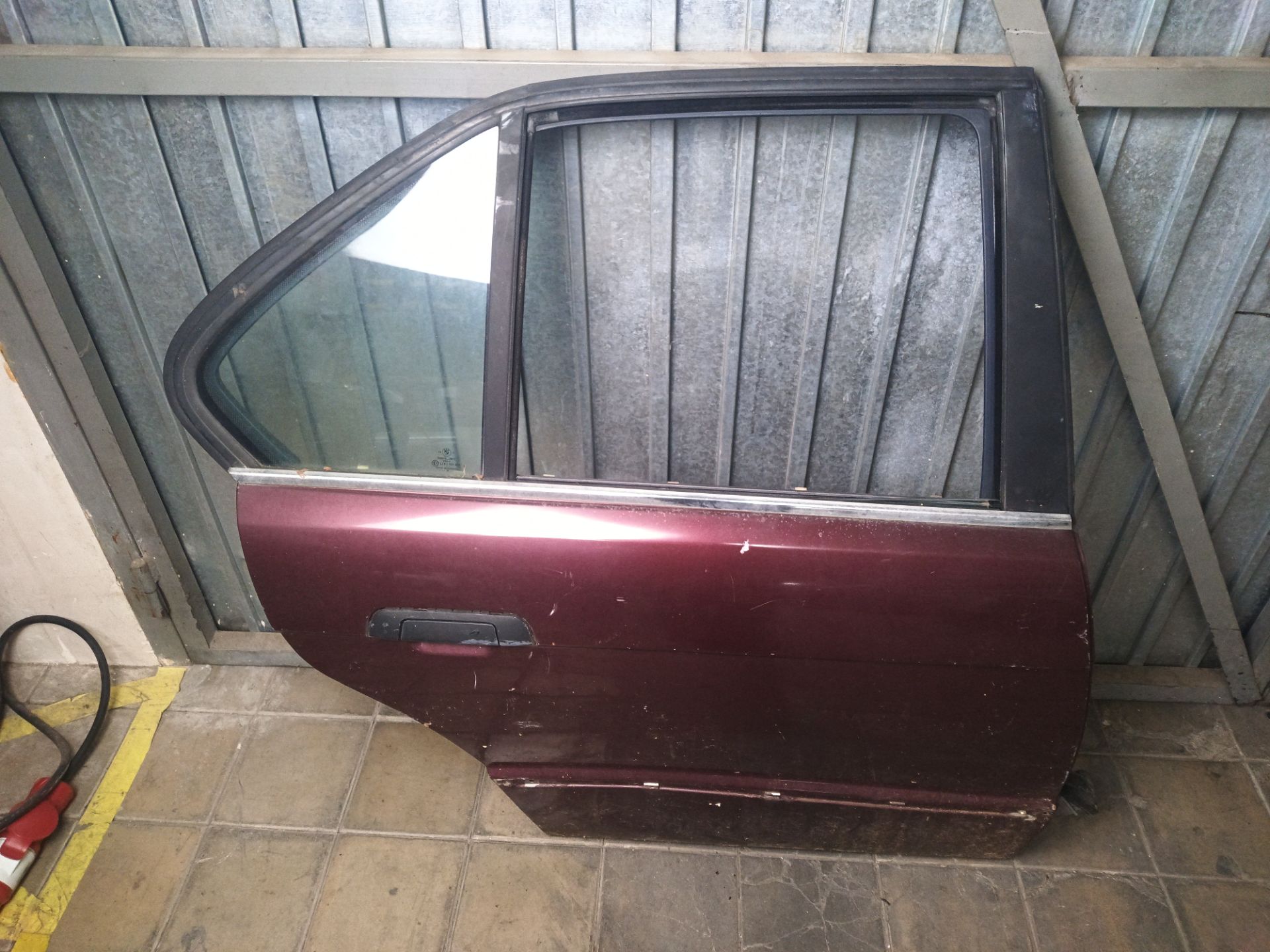 PUERTA TRASERA DERECHA BMW 5 Berlina (E34)
