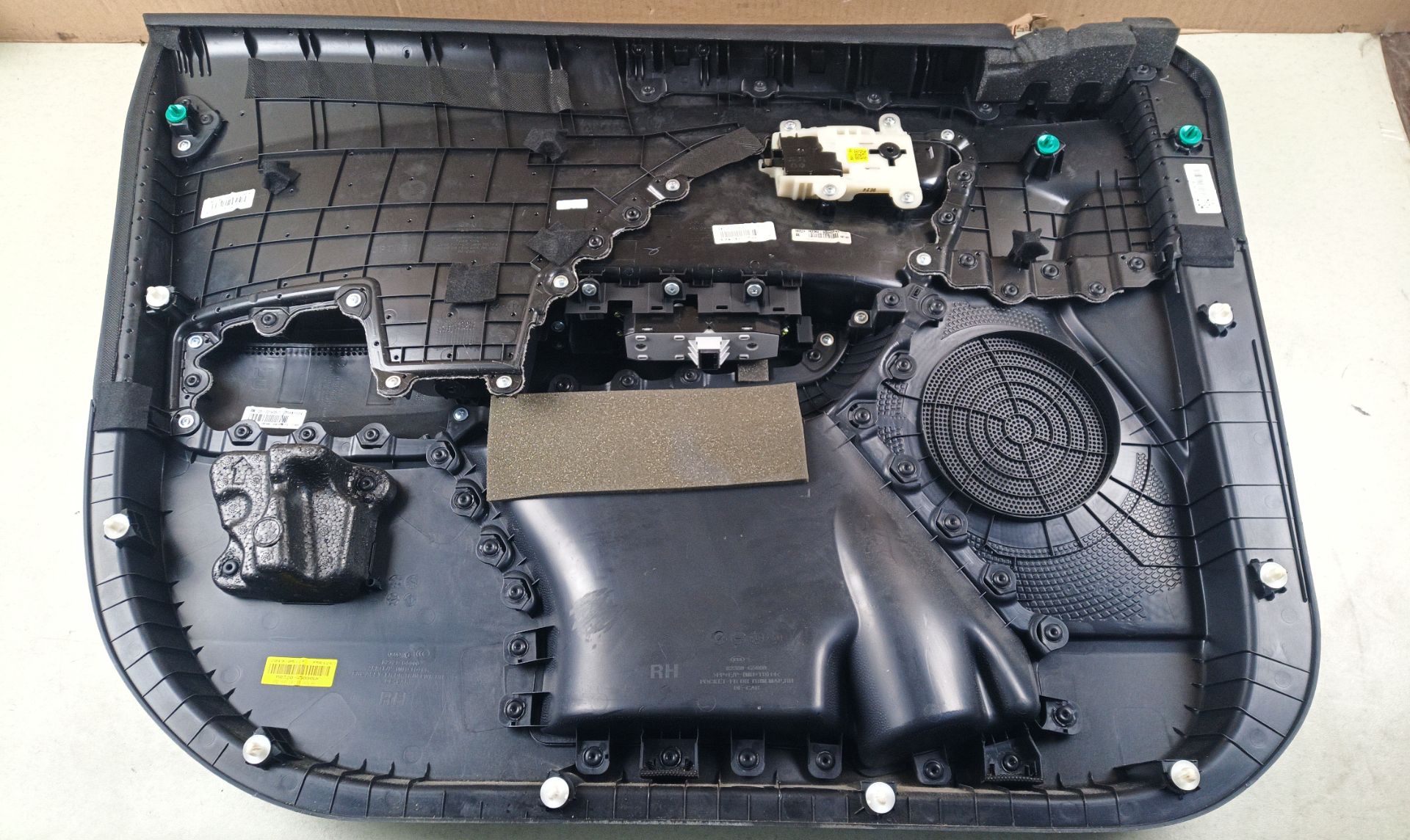GUARNECIDO PUERTA DELANTERA DERECHA Kia Niro (DE)