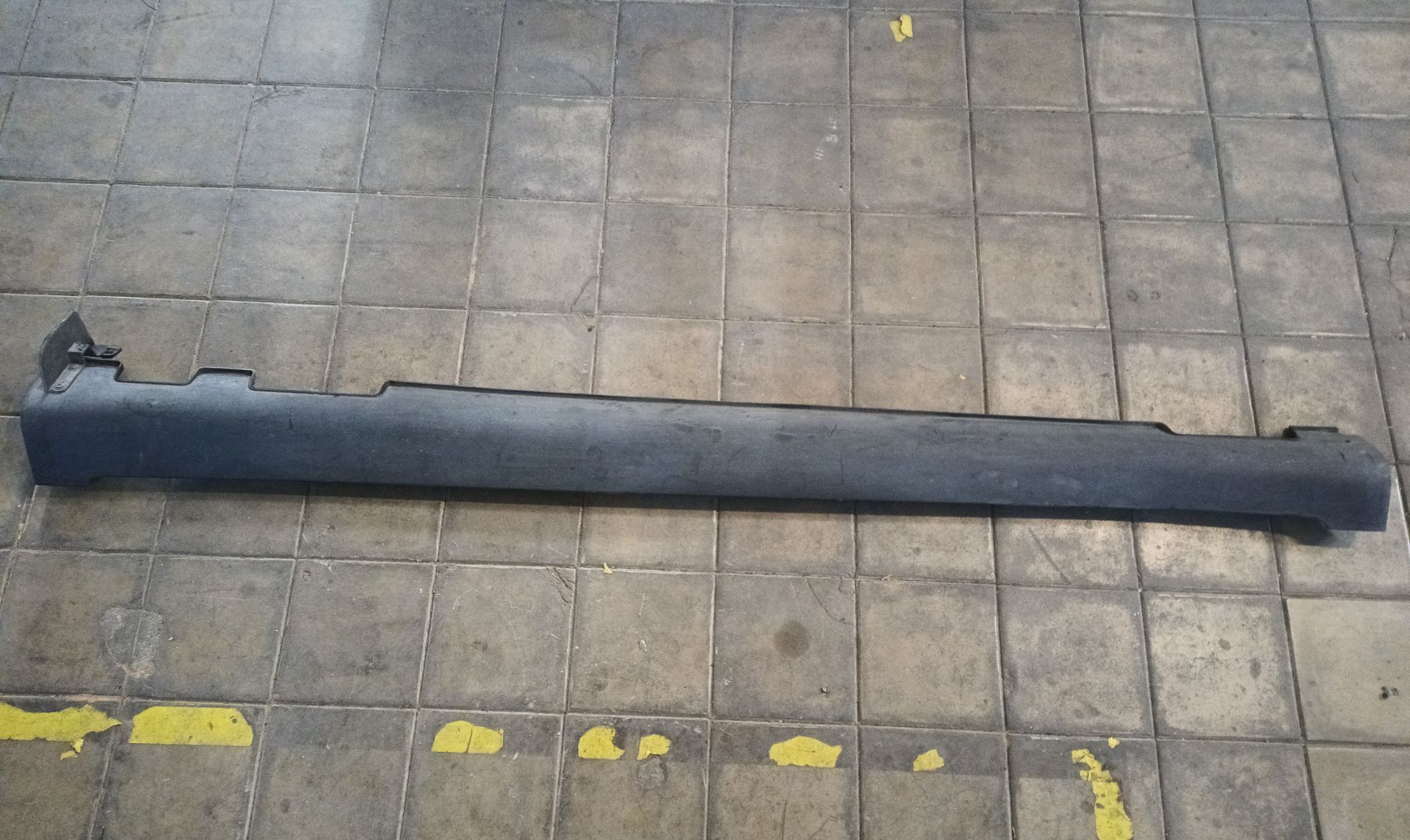 FALDON LATERAL Kia Niro (DE)