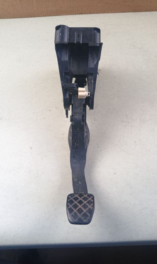 PEDAL EMBRAGUE Volkswagen T-Roc (A11)