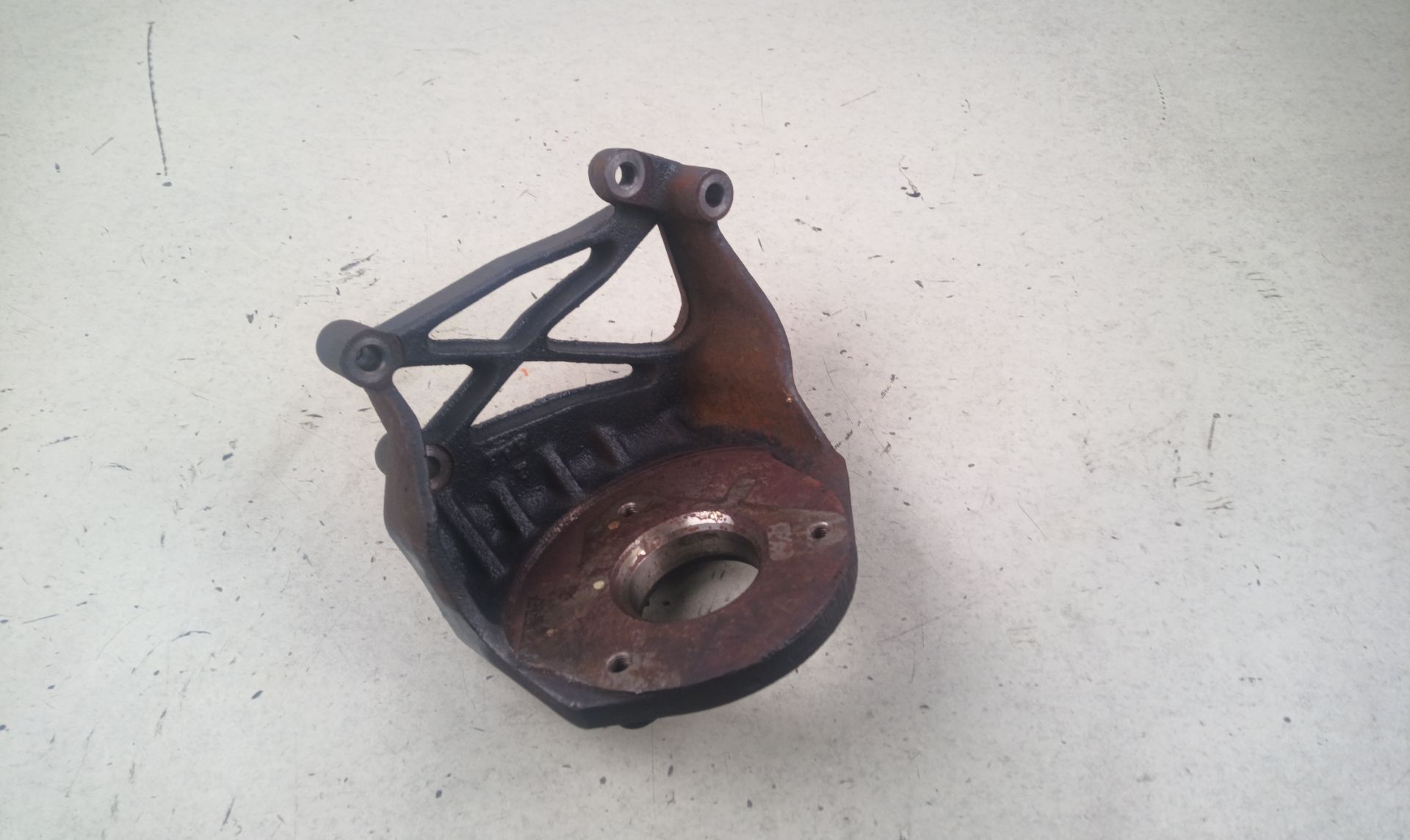 SOPORTE BOMBA INYECCION Kia Sorento (BL)