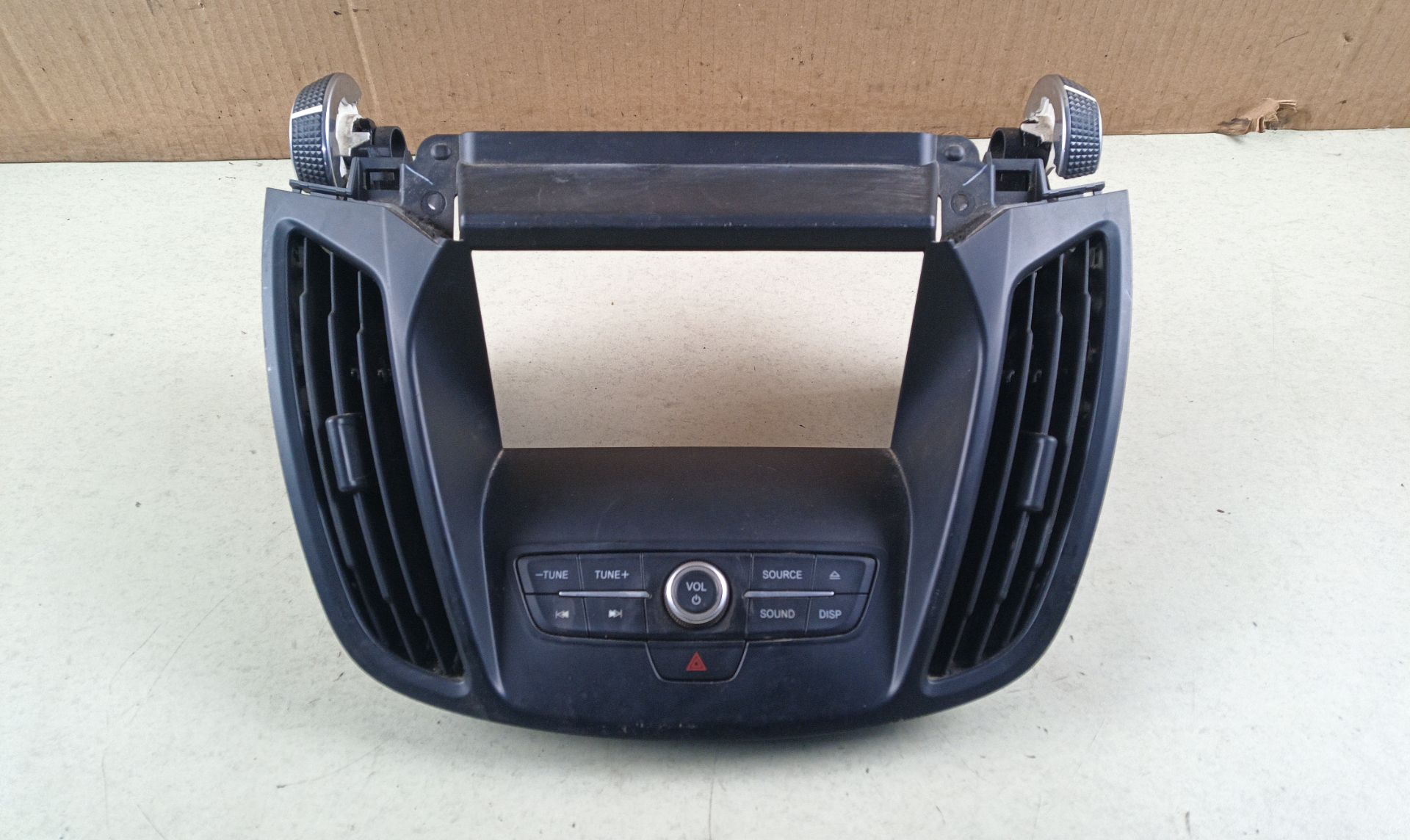 MOLDURA CENTRAL CALEFACCION Ford Kuga