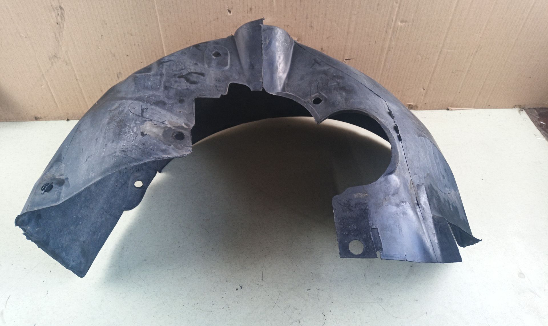 PASO RUEDA DELANTERO DERECHO Ford Escort Berlina