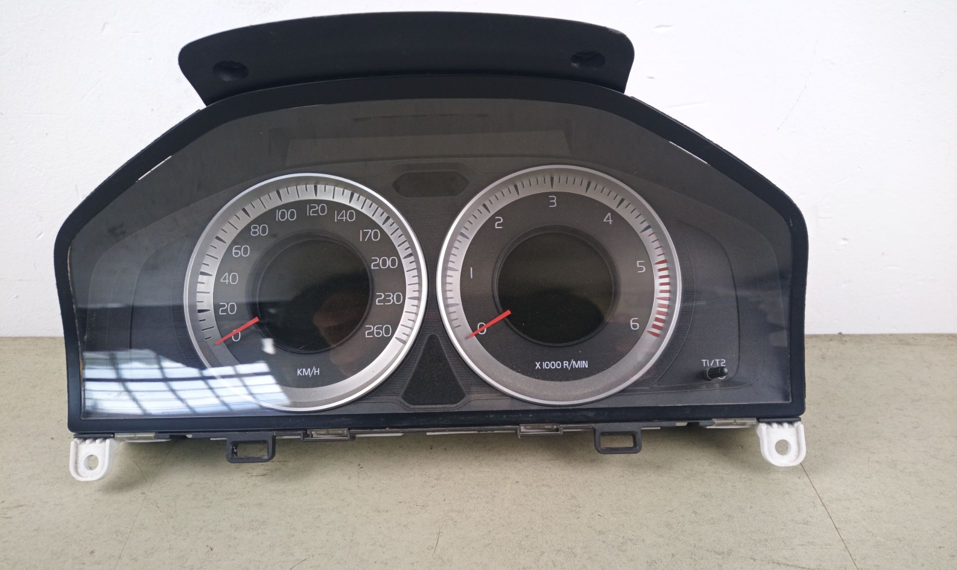 CUADRO INSTRUMENTOS Volvo XC60