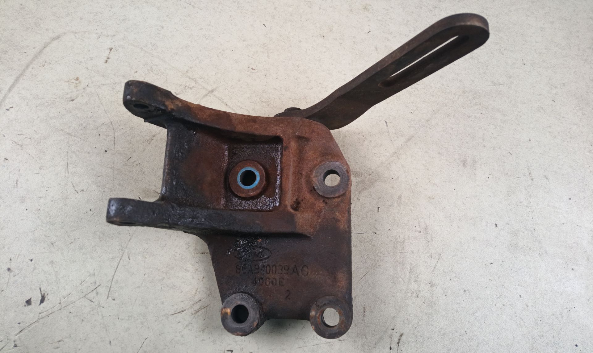 SOPORTE ALTERNADOR Ford Escort Berlina