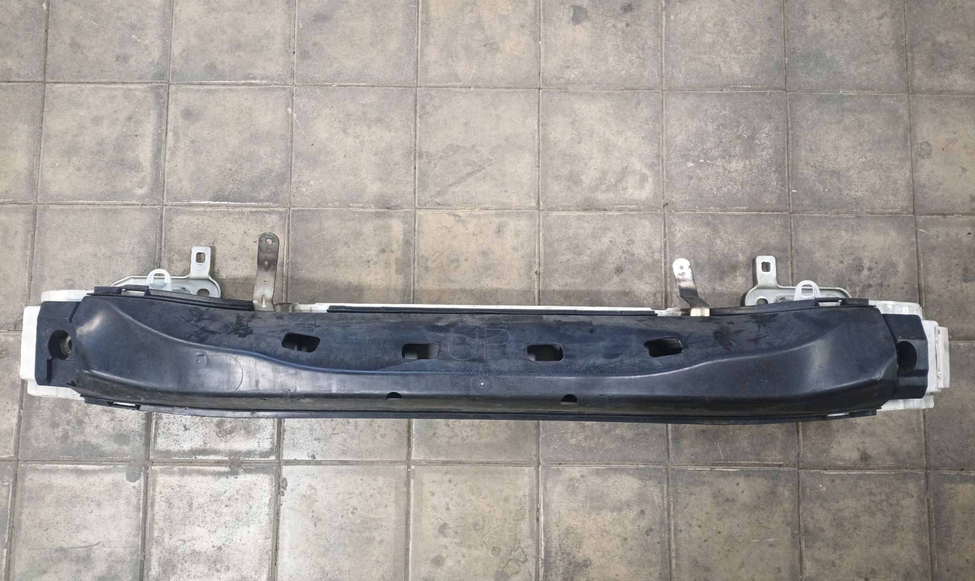 REFUERZO PARAGOLPES DELANTERO Volvo C30