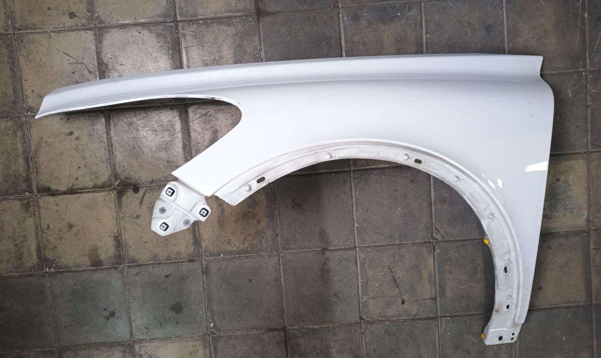ALETA DELANTERA IZQUIERDA Volvo C30