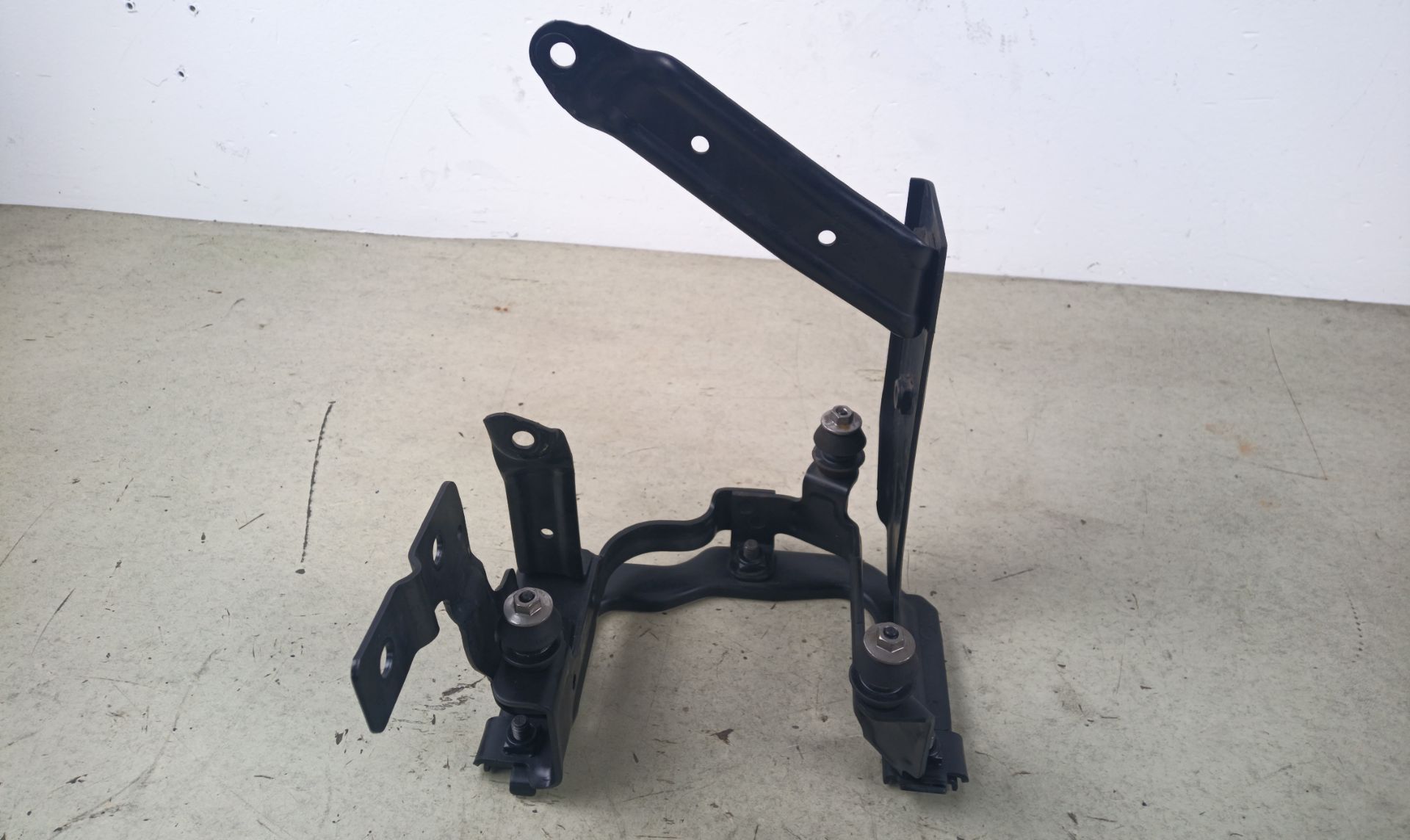 SOPORTE BOMBA DIRECCION Volvo C30