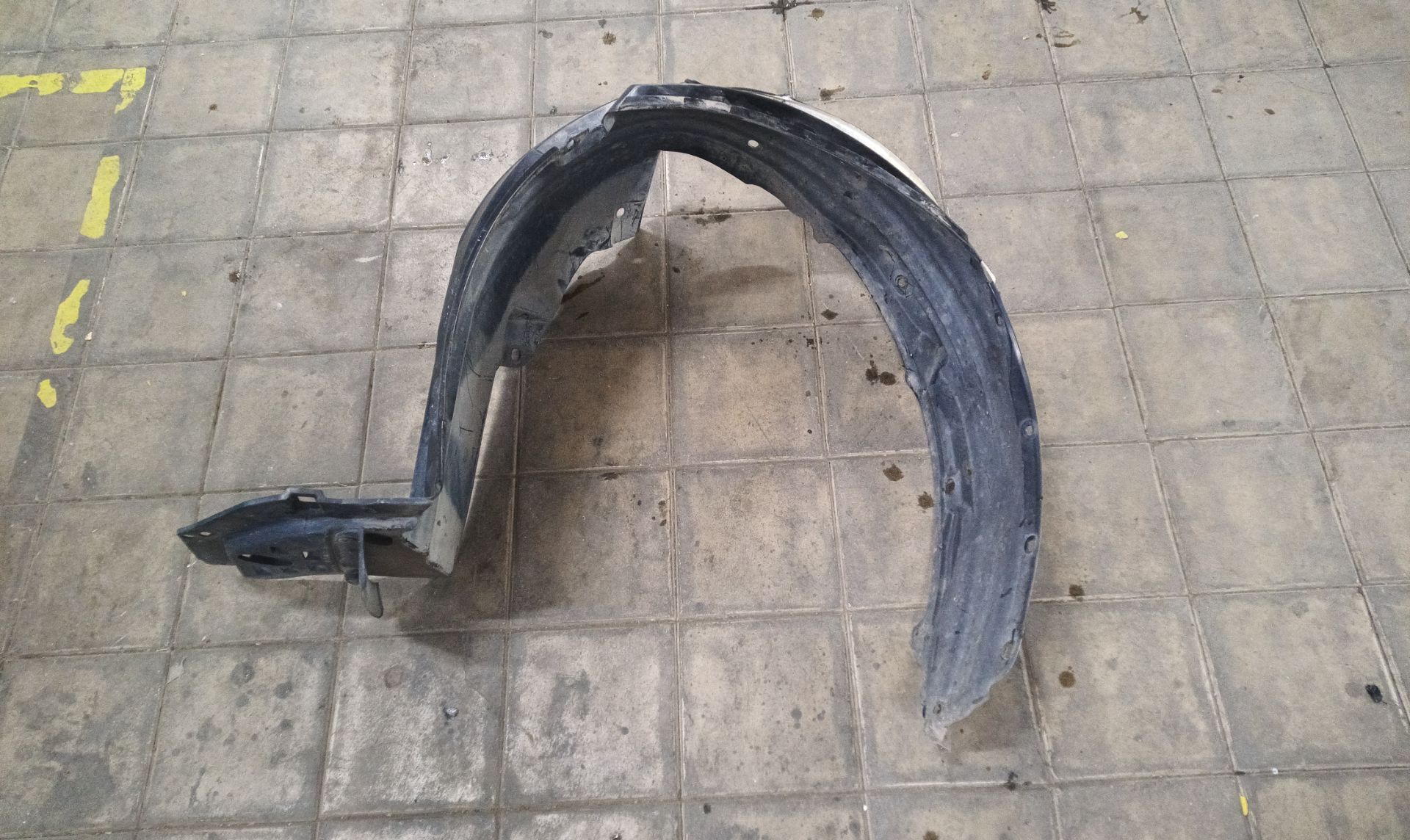 PASO RUEDA DELANTERO IZQUIERDO