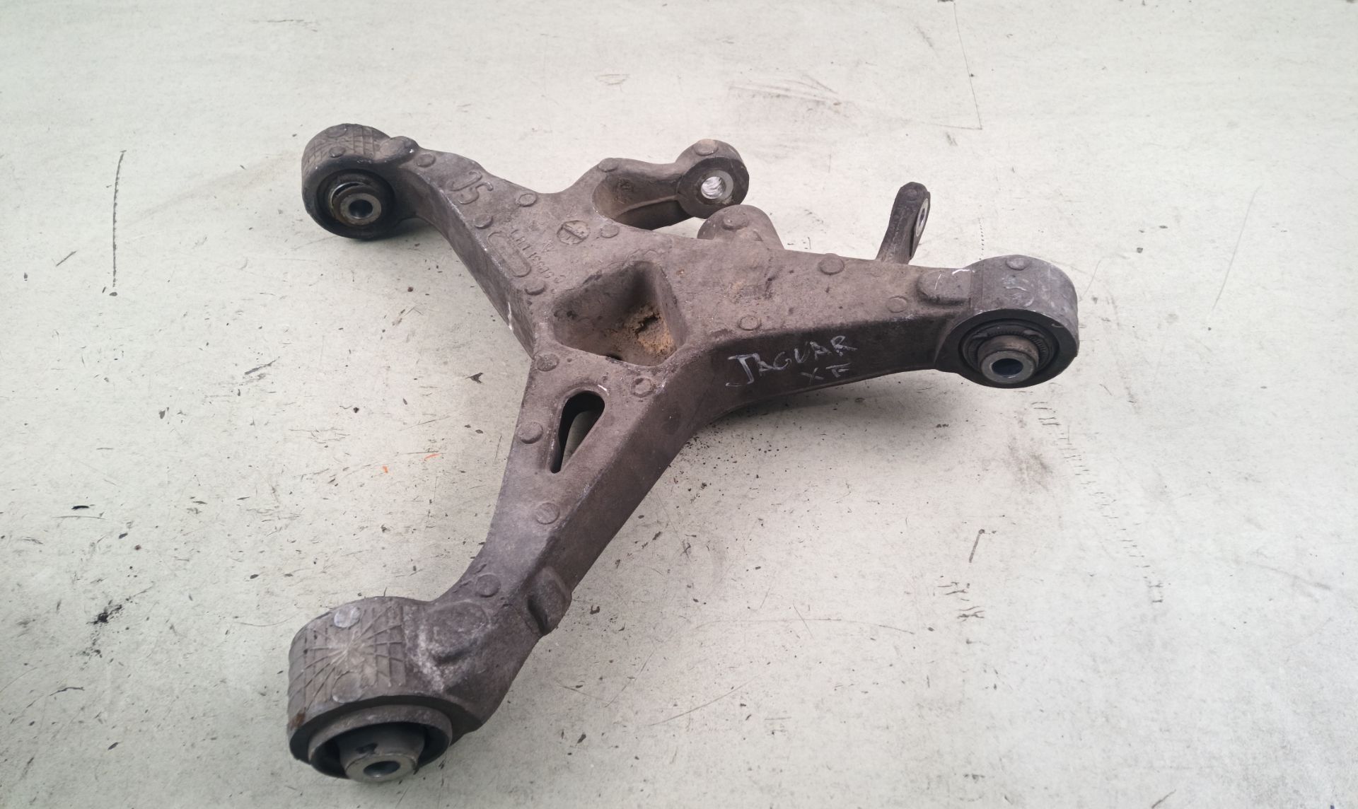 BRAZO SUSPENSION DELANTERO DERECHO Jaguar XF