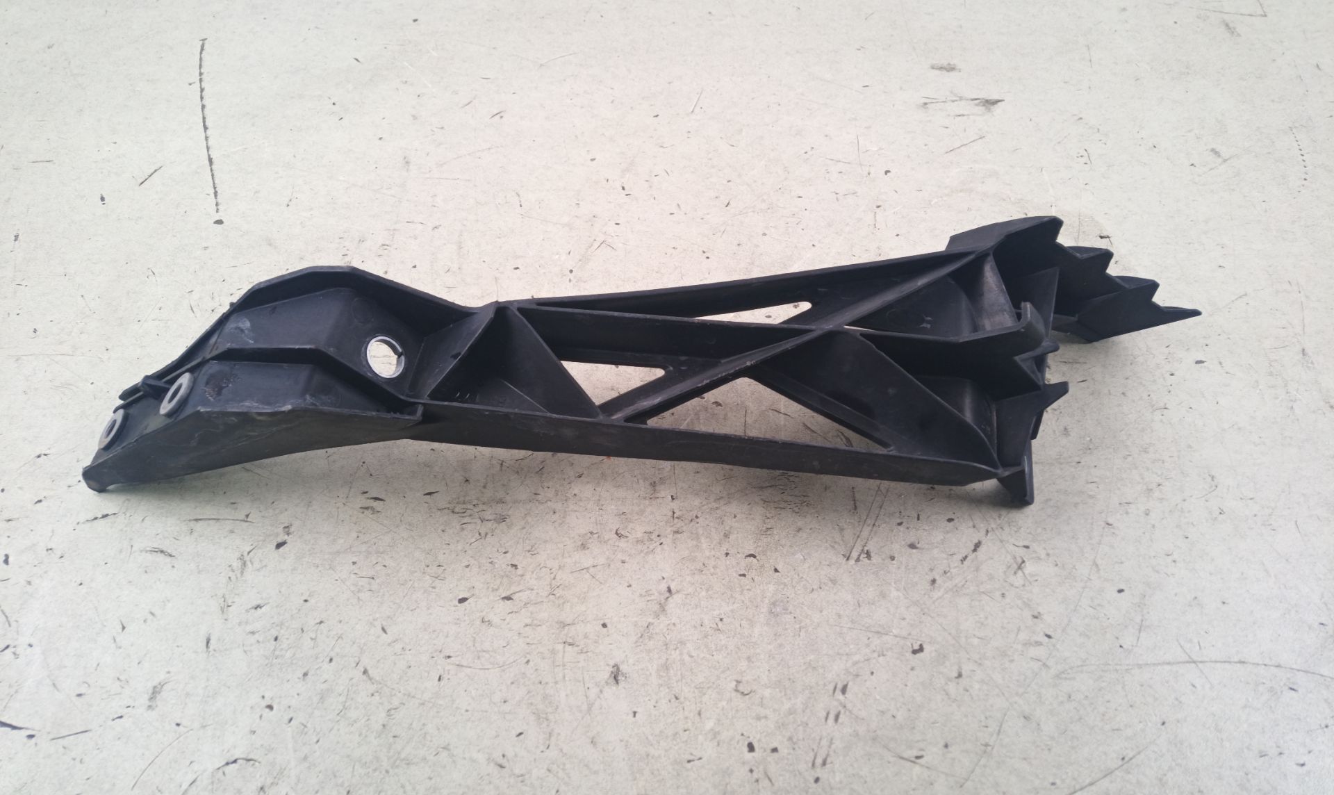 SOPORTE PARAGOLPES DELANTERO Chrysler Grand Voyager (RT)