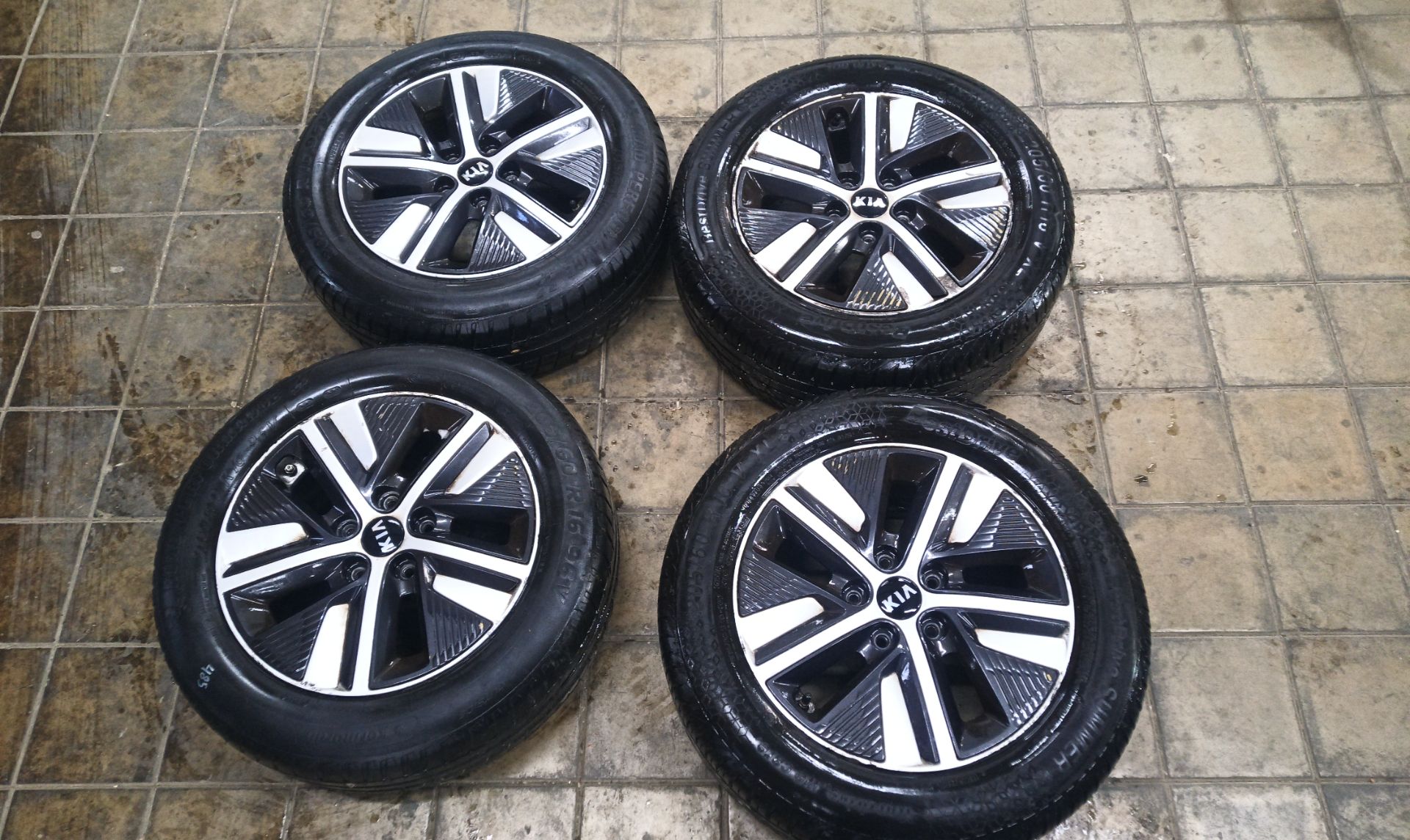 JUEGO LLANTAS Kia Niro (DE)