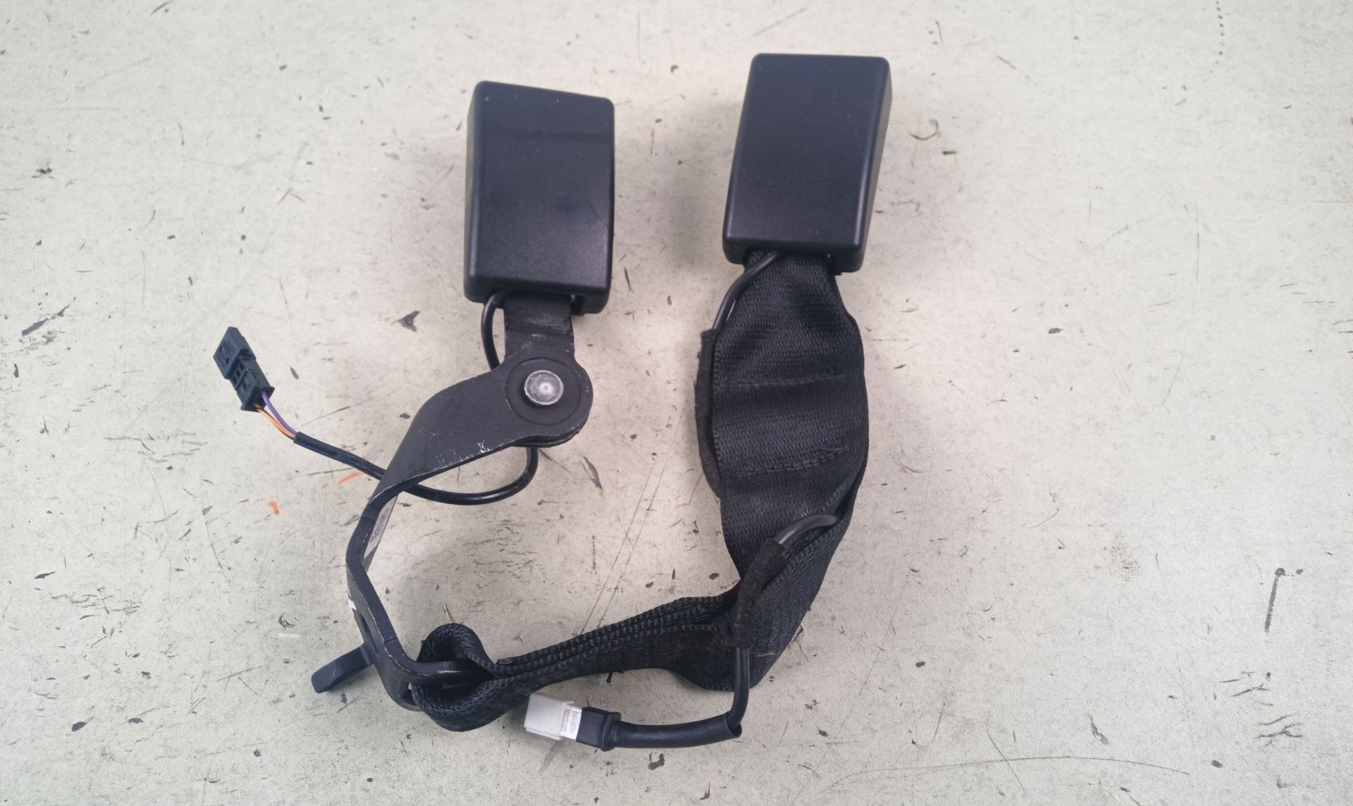 ENGANCHE CINTURON TRASERO DERECHO BMW 3 Cabrio (E93)