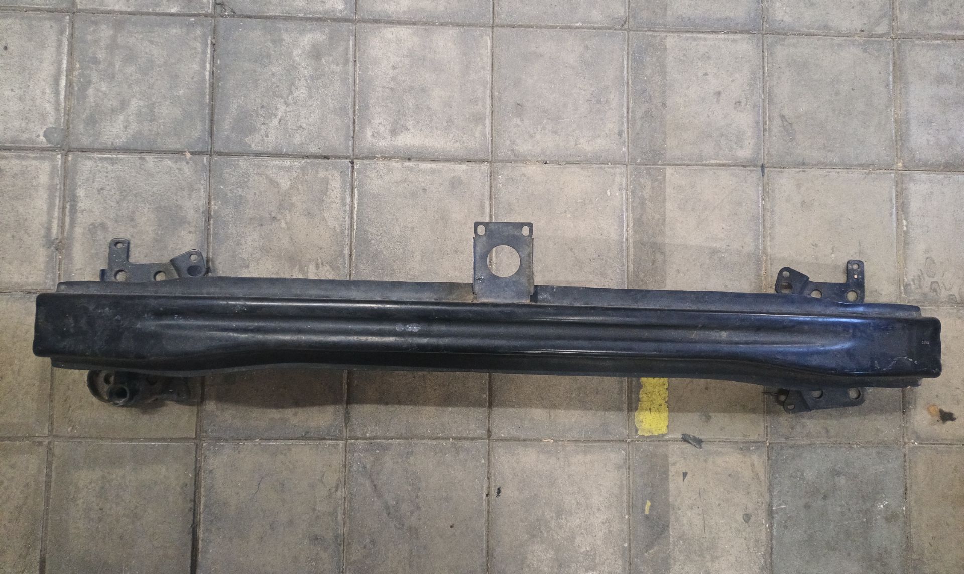 REFUERZO PARAGOLPES DELANTERO