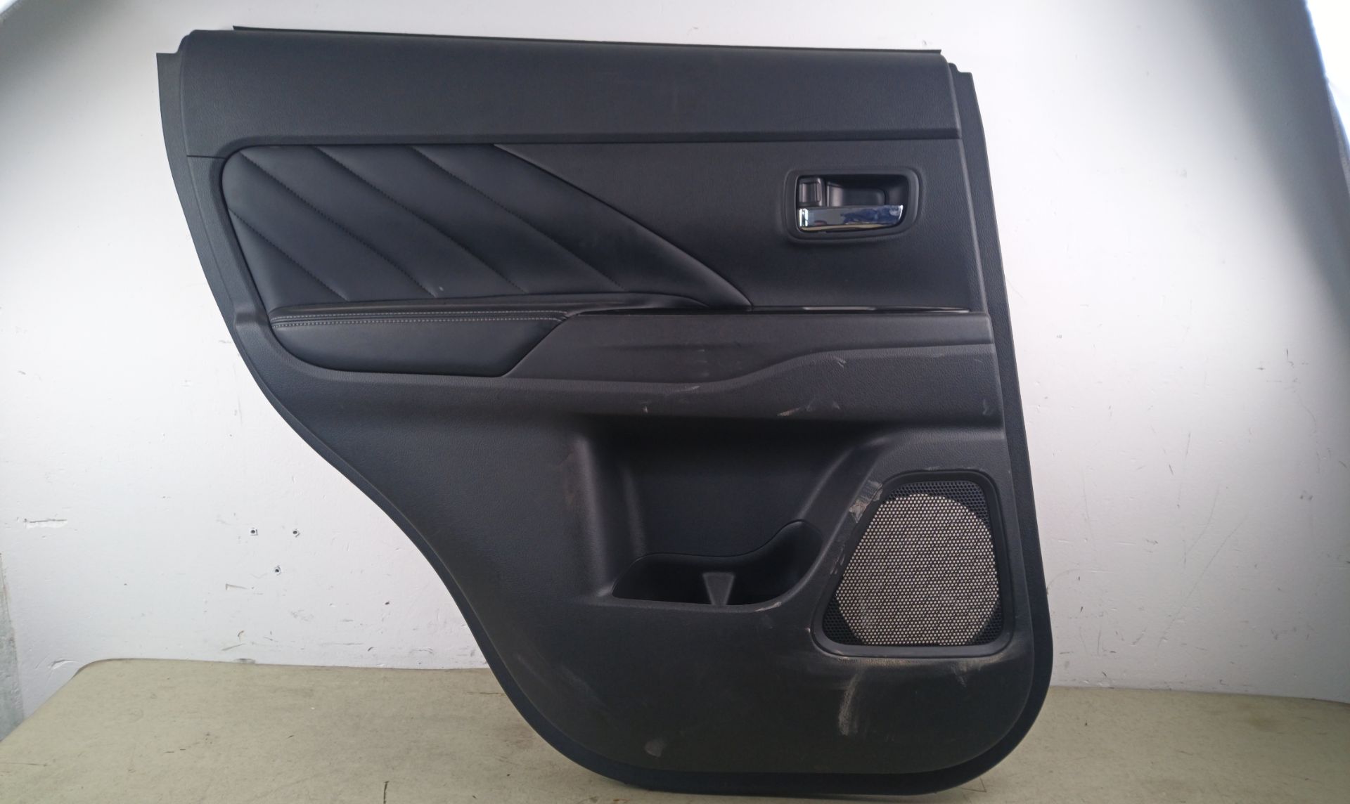 GUARNECIDO PUERTA TRASERA IZQUIERDA Mitsubishi Outlander (GF0/GG0)