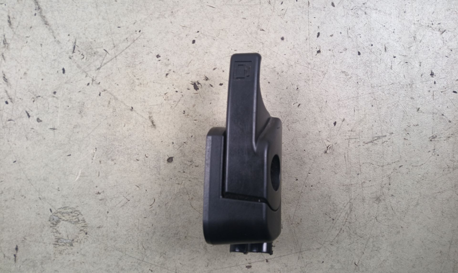 TAPA EXTERIOR COMBUSTIBLE Mitsubishi Outlander (GF0/GG0)