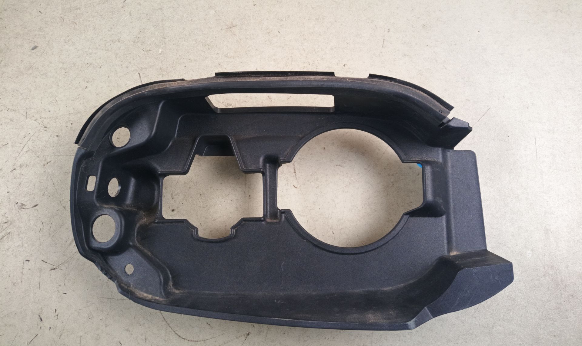 TAPA EXTERIOR COMBUSTIBLE Mitsubishi Outlander (GF0/GG0)