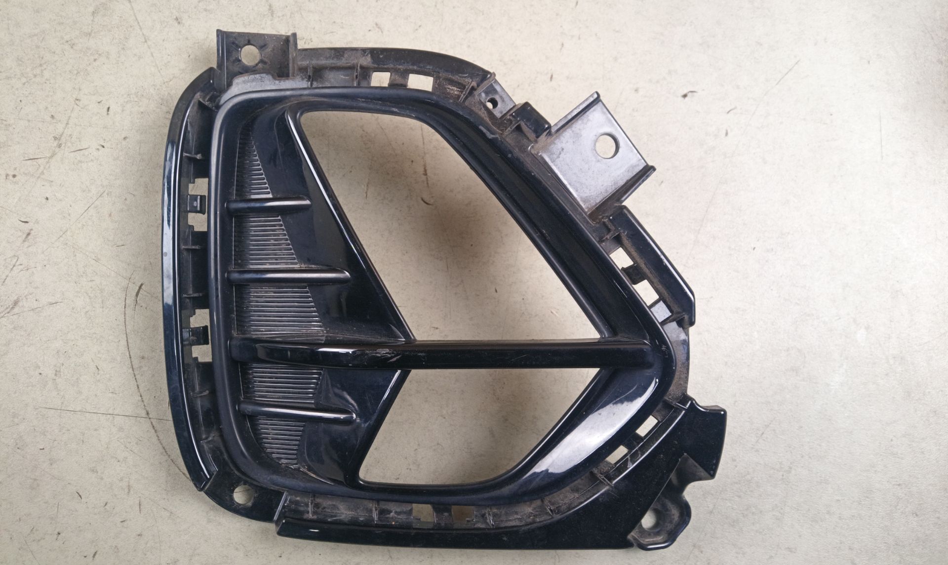 REJILLA PARAGOLPES DERECHA Mitsubishi Outlander (GF0/GG0)