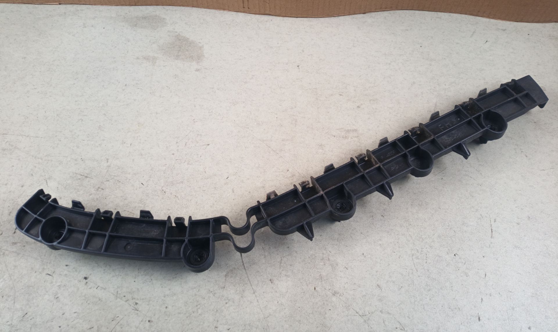 SOPORTE FARO DERECHO Mitsubishi Outlander (GF0/GG0)
