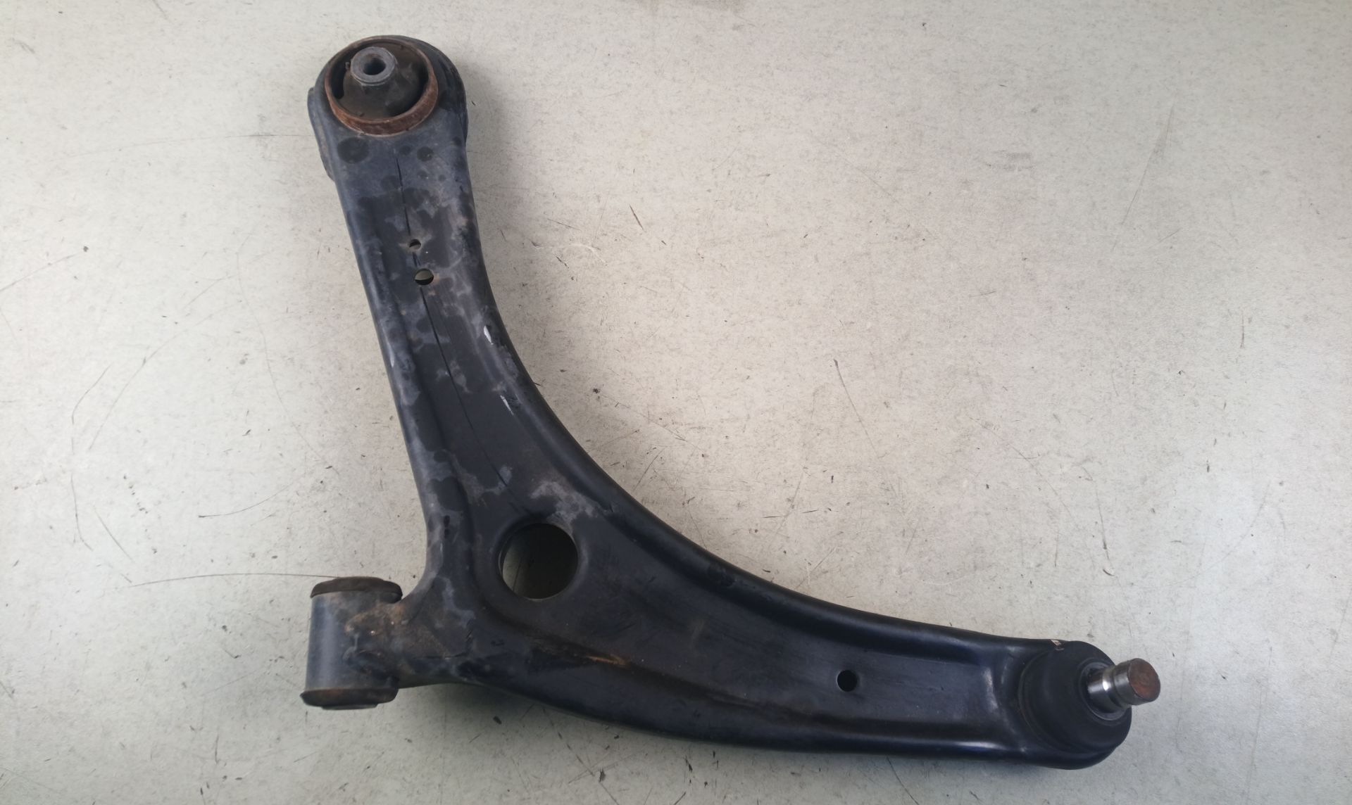 BRAZO SUSPENSION INFERIOR DELANTERO IZQUIERDO Mitsubishi Outlander (GF0/GG0)