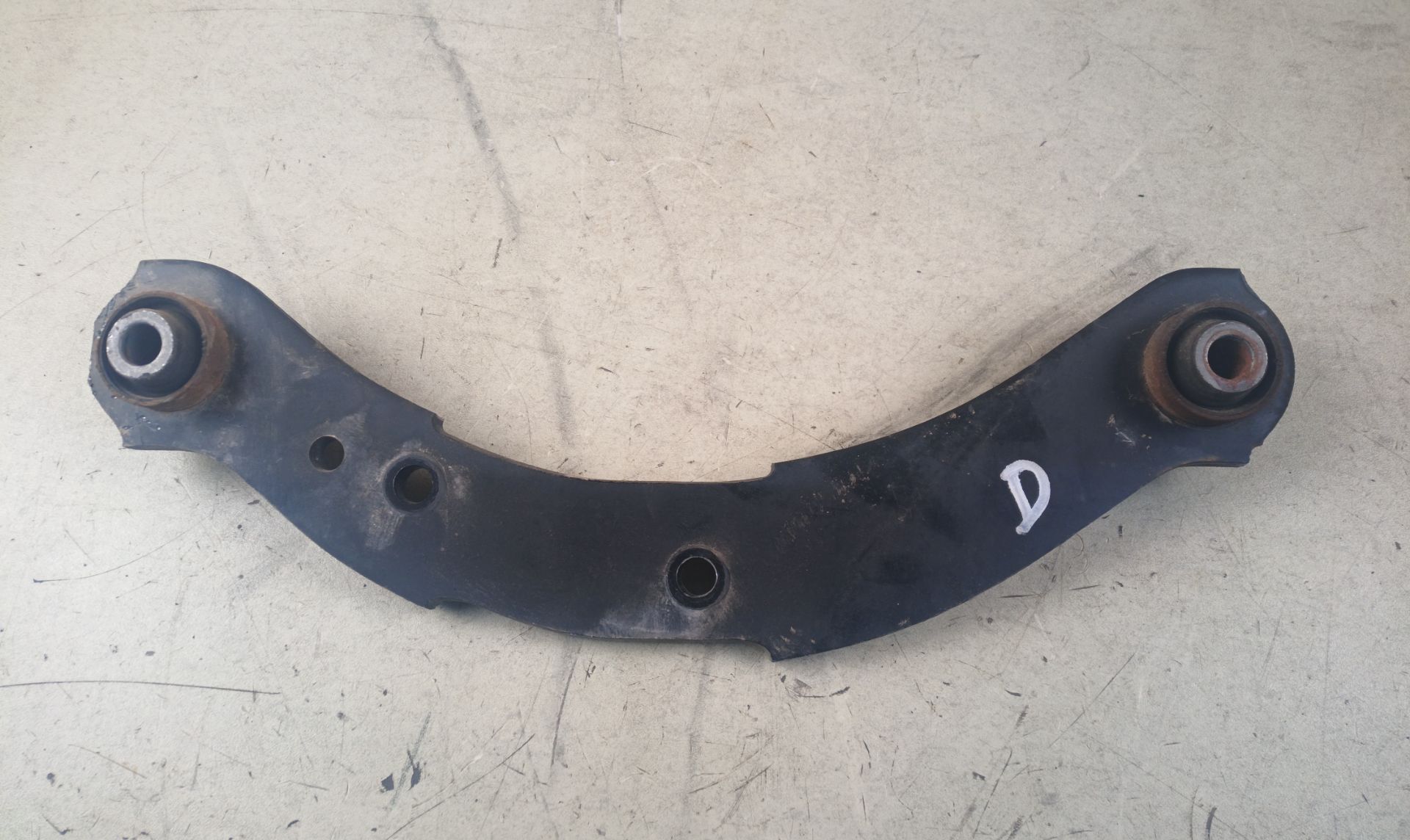 BRAZO SUSPENSION TRASERO DERECHO Mitsubishi Outlander (GF0/GG0)
