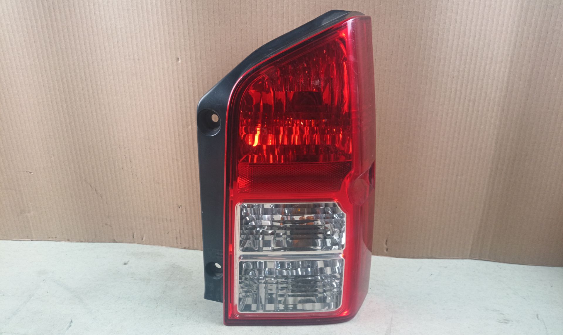 PILOTO TRASERO DERECHO Nissan Pathfinder (R51)